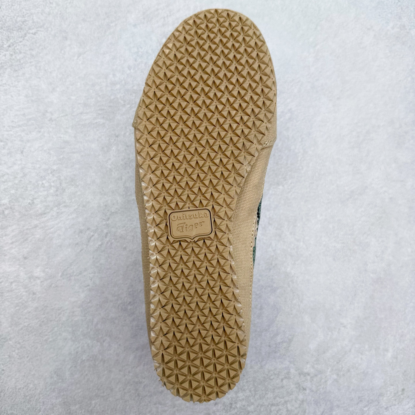 图片[9]-Asics Onitsuka Tiger 鬼冢虎 MEXICO 66 Sabot 半拖舒适日常透气轻便低帮生活休闲鞋 鬼塚虎从运动中汲取灵感，并致力于打造融合舒适感受与创新设计的时尚品牌。品牌的设计风格既体现了对传统的致敬，同时也表达了对精致风格和现代创意的推崇。我们提供独具个性的全系列产品，打造从头到脚的整体穿搭。每件产品皆以精湛工艺匠心打造，细节考究，品质出众。尺码：36 37 37.5 38 39 39.5 40.5 41.5 42 42.5 43.5 44 45-选品中心