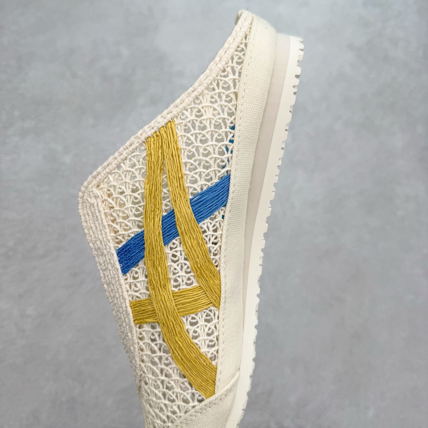 图片[7]-Asics Onitsuka Tiger 鬼冢虎 MEXICO 66 Sabot 半拖舒适日常透气轻便低帮生活休闲鞋 鬼塚虎从运动中汲取灵感，并致力于打造融合舒适感受与创新设计的时尚品牌。品牌的设计风格既体现了对传统的致敬，同时也表达了对精致风格和现代创意的推崇。我们提供独具个性的全系列产品，打造从头到脚的整体穿搭。每件产品皆以精湛工艺匠心打造，细节考究，品质出众。尺码：36 37 37.5 38 39 39.5 40.5 41.5 42 42.5 43.5 44 45-选品中心