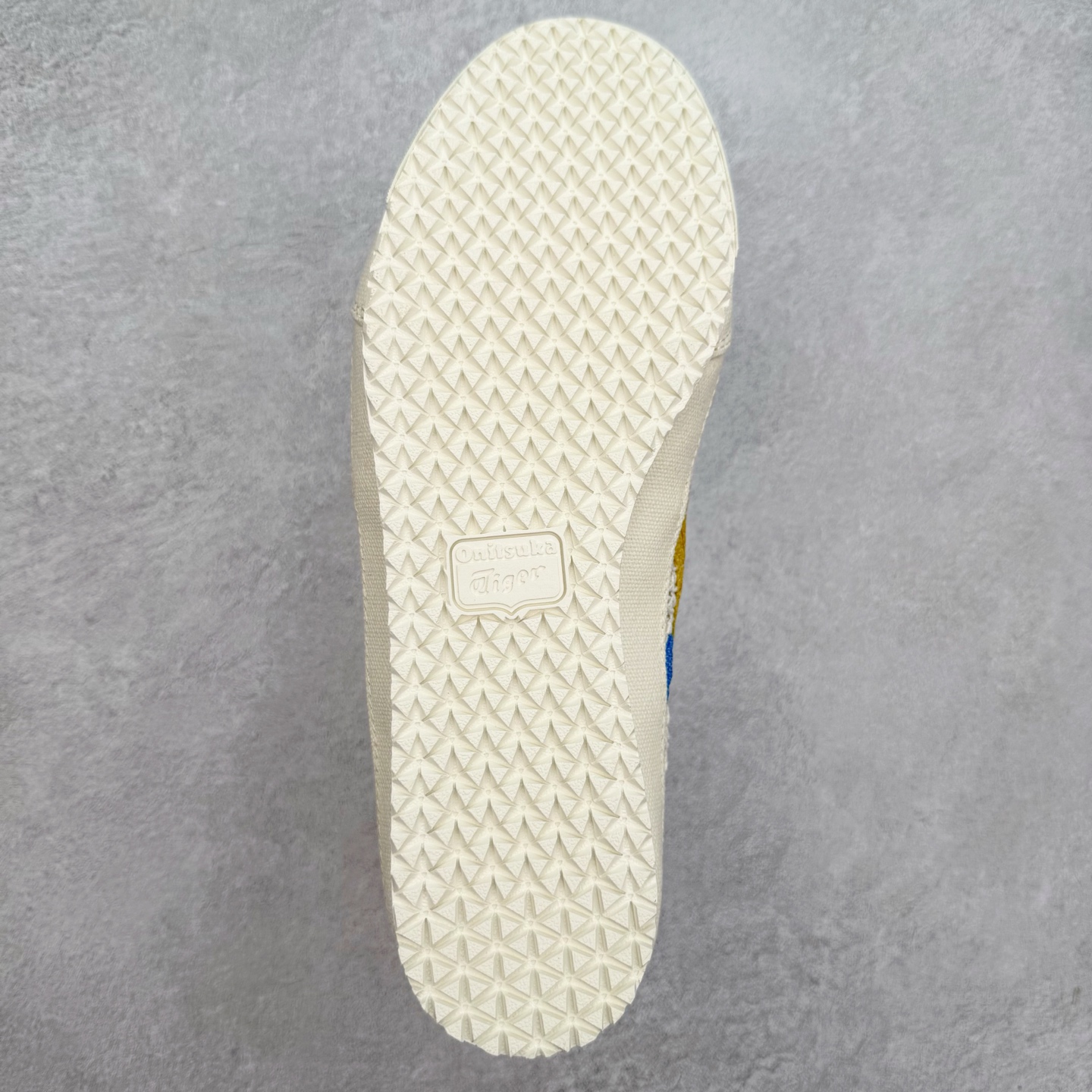 图片[9]-Asics Onitsuka Tiger 鬼冢虎 MEXICO 66 Sabot 半拖舒适日常透气轻便低帮生活休闲鞋 鬼塚虎从运动中汲取灵感，并致力于打造融合舒适感受与创新设计的时尚品牌。品牌的设计风格既体现了对传统的致敬，同时也表达了对精致风格和现代创意的推崇。我们提供独具个性的全系列产品，打造从头到脚的整体穿搭。每件产品皆以精湛工艺匠心打造，细节考究，品质出众。尺码：36 37 37.5 38 39 39.5 40.5 41.5 42 42.5 43.5 44 45-选品中心