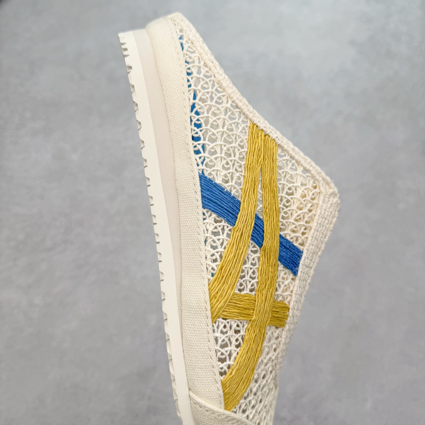 图片[6]-Asics Onitsuka Tiger 鬼冢虎 MEXICO 66 Sabot 半拖舒适日常透气轻便低帮生活休闲鞋 鬼塚虎从运动中汲取灵感，并致力于打造融合舒适感受与创新设计的时尚品牌。品牌的设计风格既体现了对传统的致敬，同时也表达了对精致风格和现代创意的推崇。我们提供独具个性的全系列产品，打造从头到脚的整体穿搭。每件产品皆以精湛工艺匠心打造，细节考究，品质出众。尺码：36 37 37.5 38 39 39.5 40.5 41.5 42 42.5 43.5 44 45-选品中心