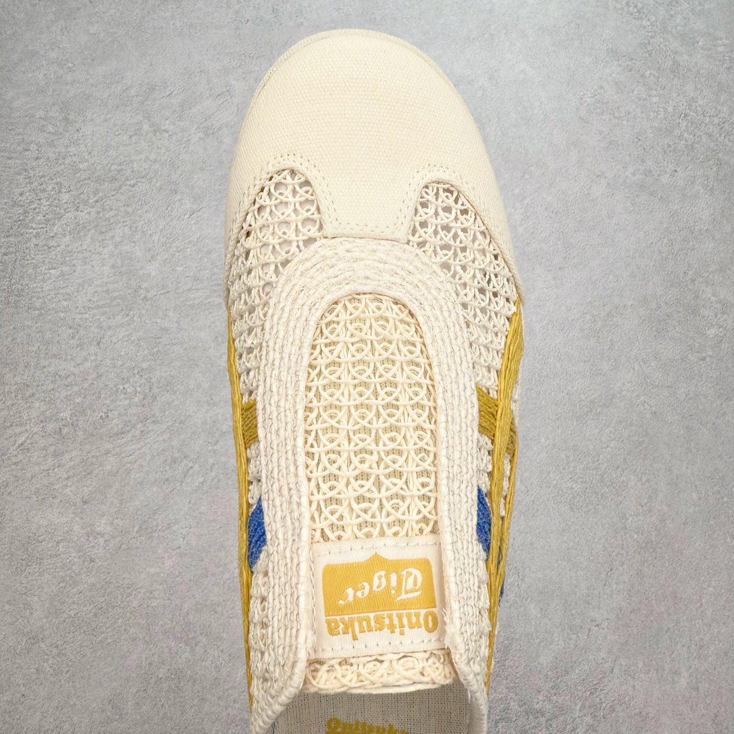 图片[4]-Asics Onitsuka Tiger 鬼冢虎 MEXICO 66 Sabot 半拖舒适日常透气轻便低帮生活休闲鞋 鬼塚虎从运动中汲取灵感，并致力于打造融合舒适感受与创新设计的时尚品牌。品牌的设计风格既体现了对传统的致敬，同时也表达了对精致风格和现代创意的推崇。我们提供独具个性的全系列产品，打造从头到脚的整体穿搭。每件产品皆以精湛工艺匠心打造，细节考究，品质出众。尺码：36 37 37.5 38 39 39.5 40.5 41.5 42 42.5 43.5 44 45-选品中心