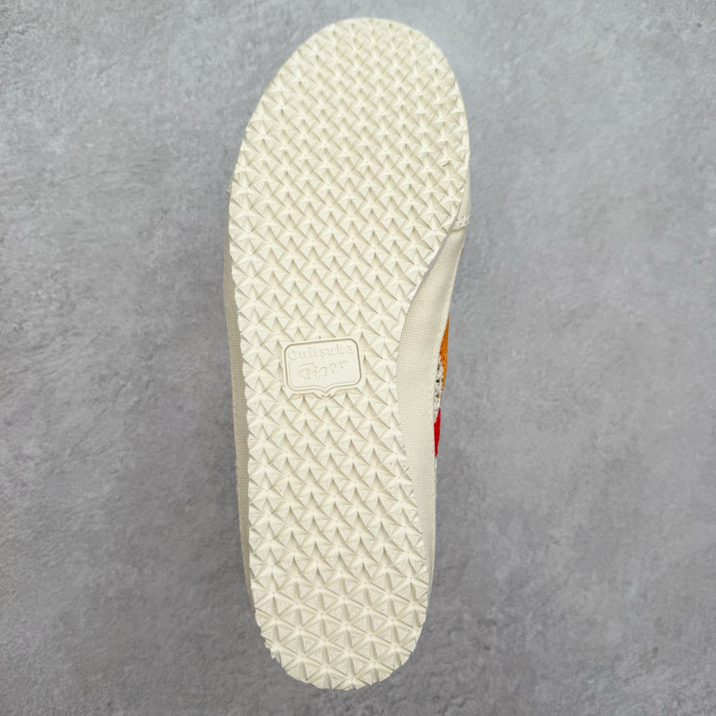 图片[9]-Asics Onitsuka Tiger 鬼冢虎 MEXICO 66 Sabot 半拖舒适日常透气轻便低帮生活休闲鞋 鬼塚虎从运动中汲取灵感，并致力于打造融合舒适感受与创新设计的时尚品牌。品牌的设计风格既体现了对传统的致敬，同时也表达了对精致风格和现代创意的推崇。我们提供独具个性的全系列产品，打造从头到脚的整体穿搭。每件产品皆以精湛工艺匠心打造，细节考究，品质出众。尺码：36 37 37.5 38 39 39.5 40.5 41.5 42 42.5 43.5 44 45-选品中心