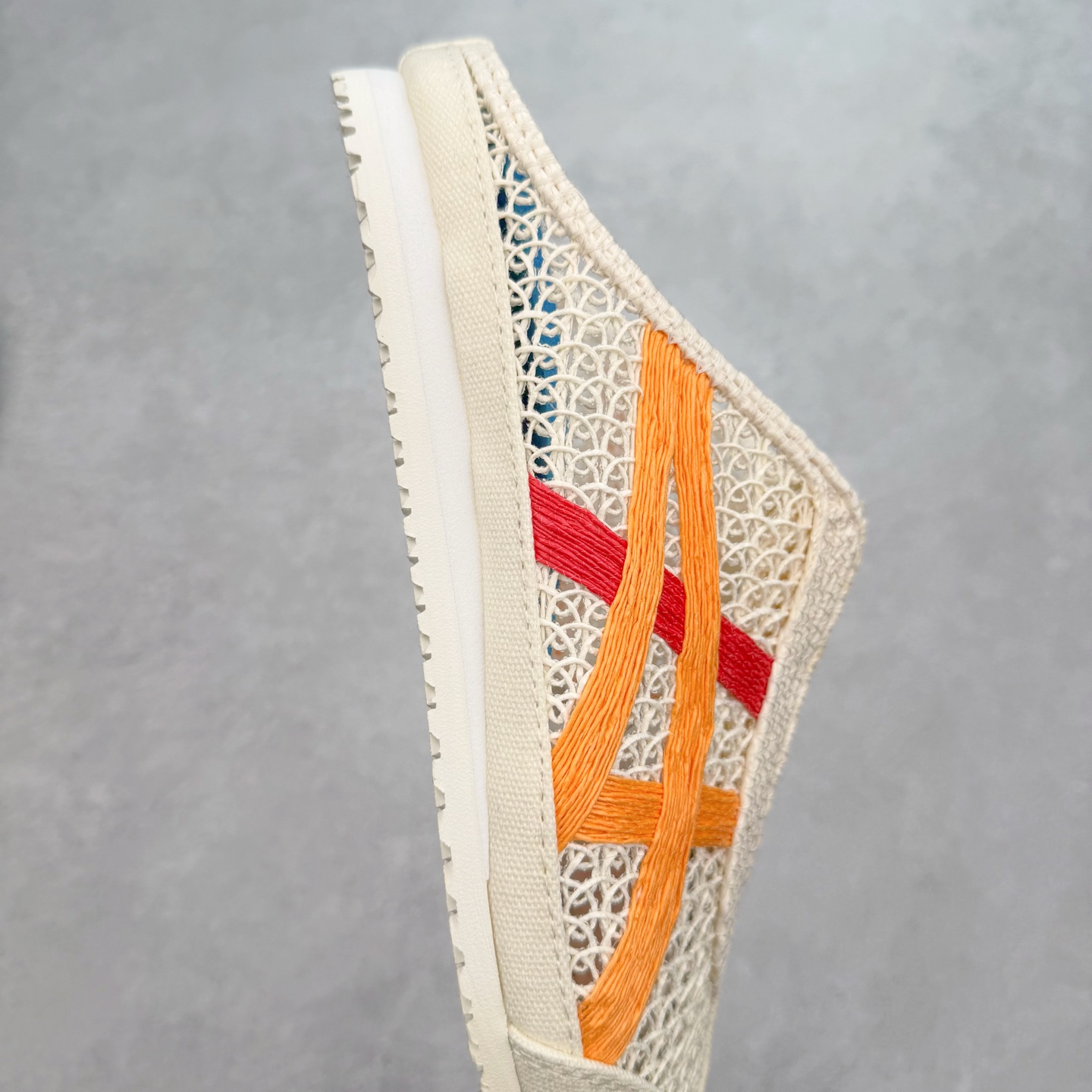 图片[6]-Asics Onitsuka Tiger 鬼冢虎 MEXICO 66 Sabot 半拖舒适日常透气轻便低帮生活休闲鞋 鬼塚虎从运动中汲取灵感，并致力于打造融合舒适感受与创新设计的时尚品牌。品牌的设计风格既体现了对传统的致敬，同时也表达了对精致风格和现代创意的推崇。我们提供独具个性的全系列产品，打造从头到脚的整体穿搭。每件产品皆以精湛工艺匠心打造，细节考究，品质出众。尺码：36 37 37.5 38 39 39.5 40.5 41.5 42 42.5 43.5 44 45-选品中心
