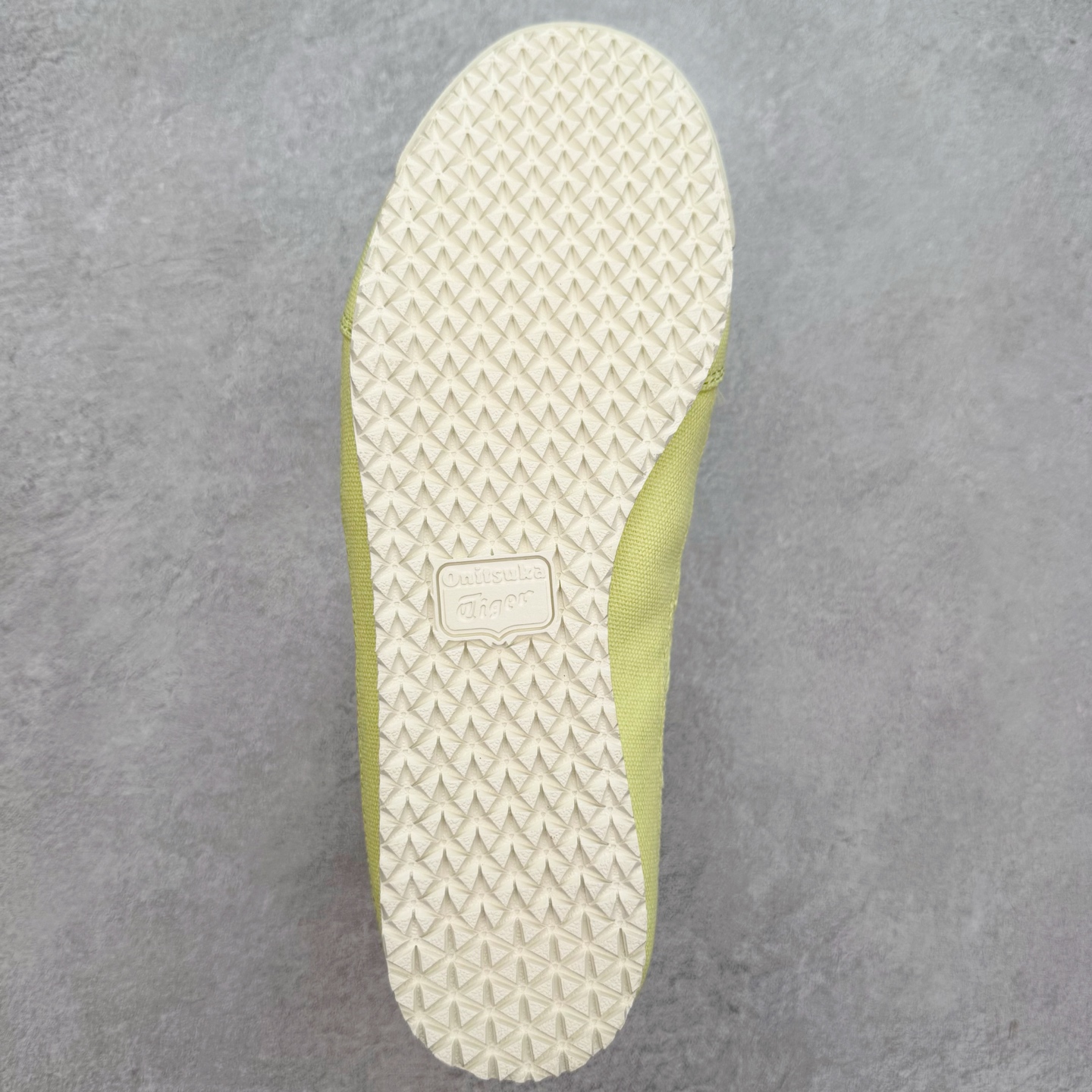 图片[9]-Asics Onitsuka Tiger 鬼冢虎 MEXICO 66 Sabot 半拖舒适日常透气轻便低帮生活休闲鞋 鬼塚虎从运动中汲取灵感，并致力于打造融合舒适感受与创新设计的时尚品牌。品牌的设计风格既体现了对传统的致敬，同时也表达了对精致风格和现代创意的推崇。我们提供独具个性的全系列产品，打造从头到脚的整体穿搭。每件产品皆以精湛工艺匠心打造，细节考究，品质出众。尺码：36 37 37.5 38 39 39.5 40.5 41.5 42 42.5 43.5 44 45-选品中心