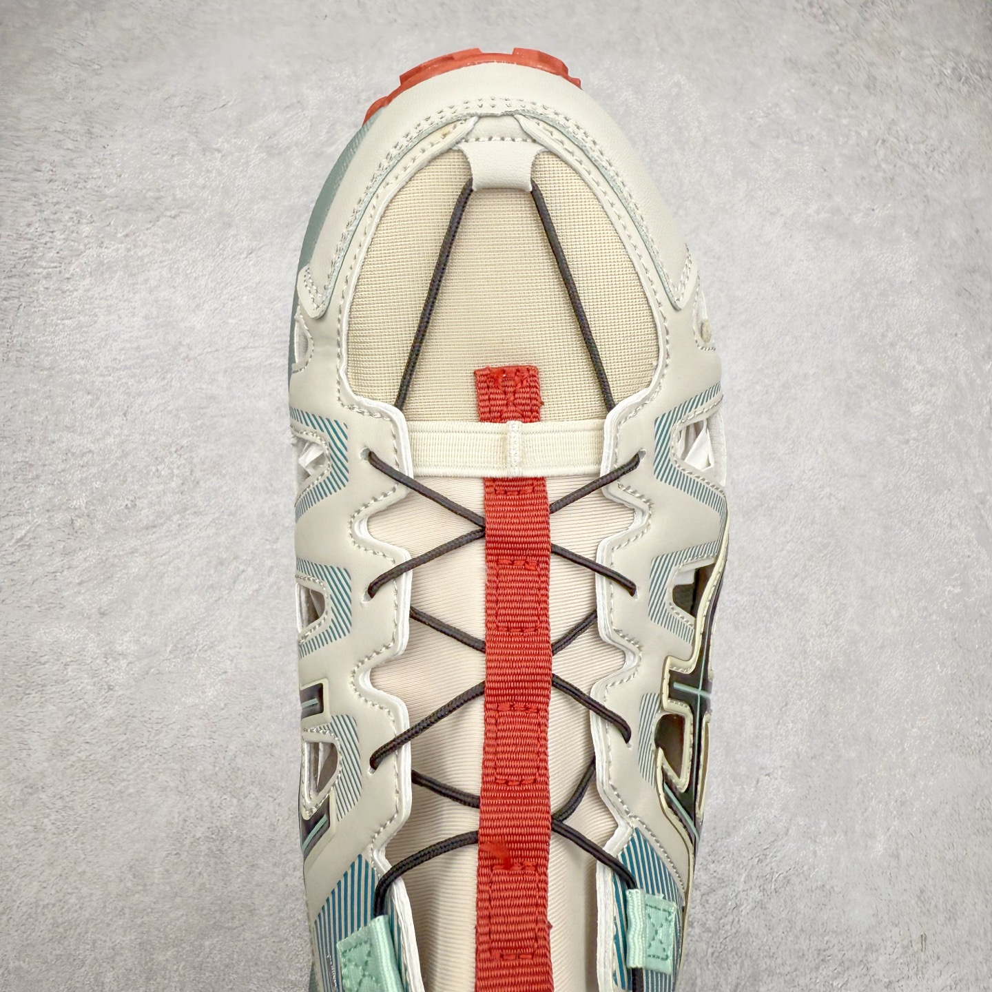 图片[4]-Asics Gel-Sonoma SE 亚瑟士溯溪鞋涉水鞋洞洞鞋 舒适日常休闲百搭防滑低帮户外徒步舒适随行跑步鞋 无界 路更远 今夏必备 颠覆认知 包裹性超强 脚感非常之舒适 侧面镂空设计 透气性极佳 让微风灌入足底 为沸腾夏日注入清爽能量防滑效果也不错 颜值与性能兼备 各平台实体疯狂种草首选 尺码：36 37.5 38 39 40 40.5 41.5 42 42.5 43.5 44 45 46-选品中心