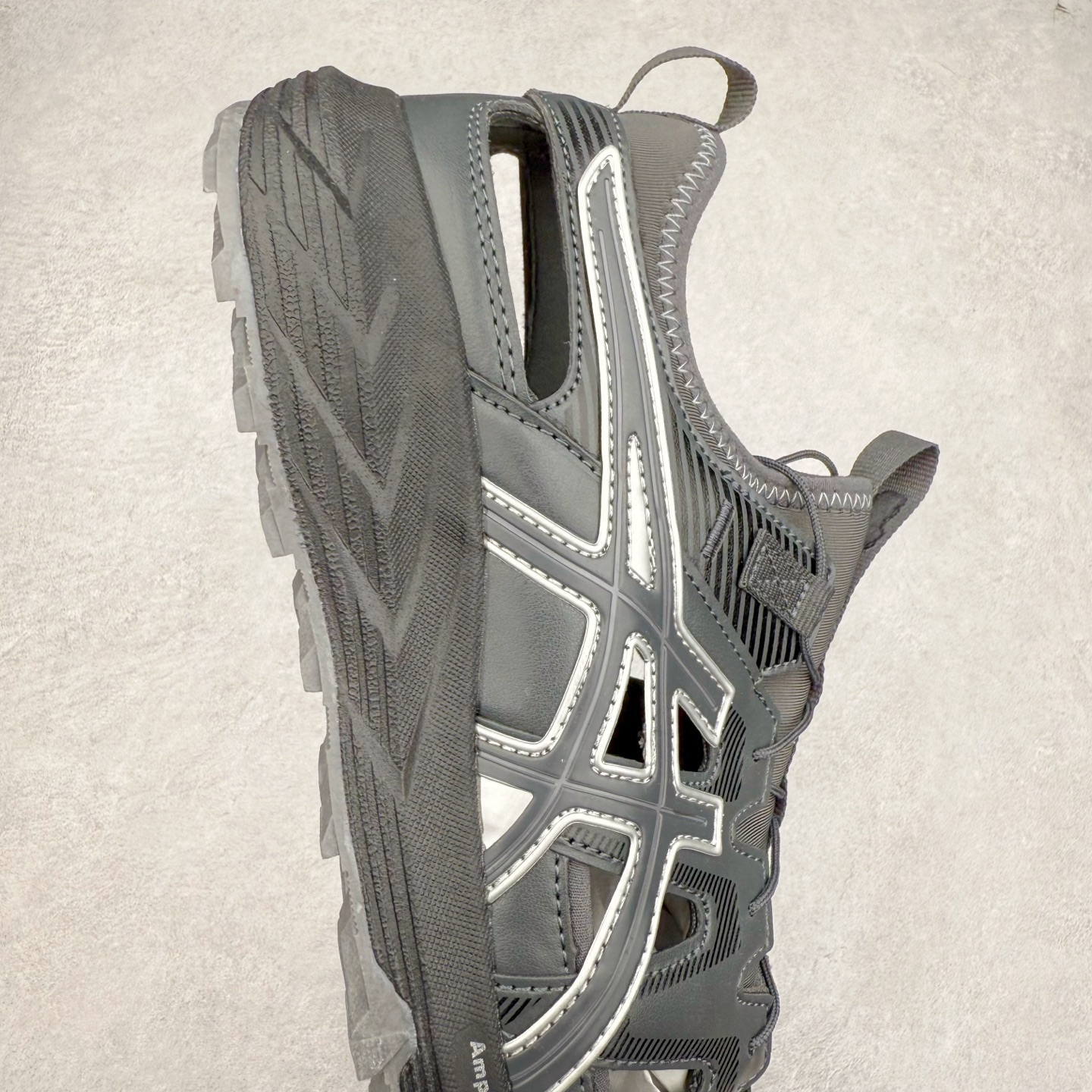 图片[6]-Asics Gel-Sonoma SE 亚瑟士溯溪鞋涉水鞋洞洞鞋 舒适日常休闲百搭防滑低帮户外徒步舒适随行跑步鞋 无界 路更远 今夏必备 颠覆认知 包裹性超强 脚感非常之舒适 侧面镂空设计 透气性极佳 让微风灌入足底 为沸腾夏日注入清爽能量防滑效果也不错 颜值与性能兼备 各平台实体疯狂种草首选 尺码：36 37.5 38 39 40 40.5 41.5 42 42.5 43.5 44 45 46-选品中心