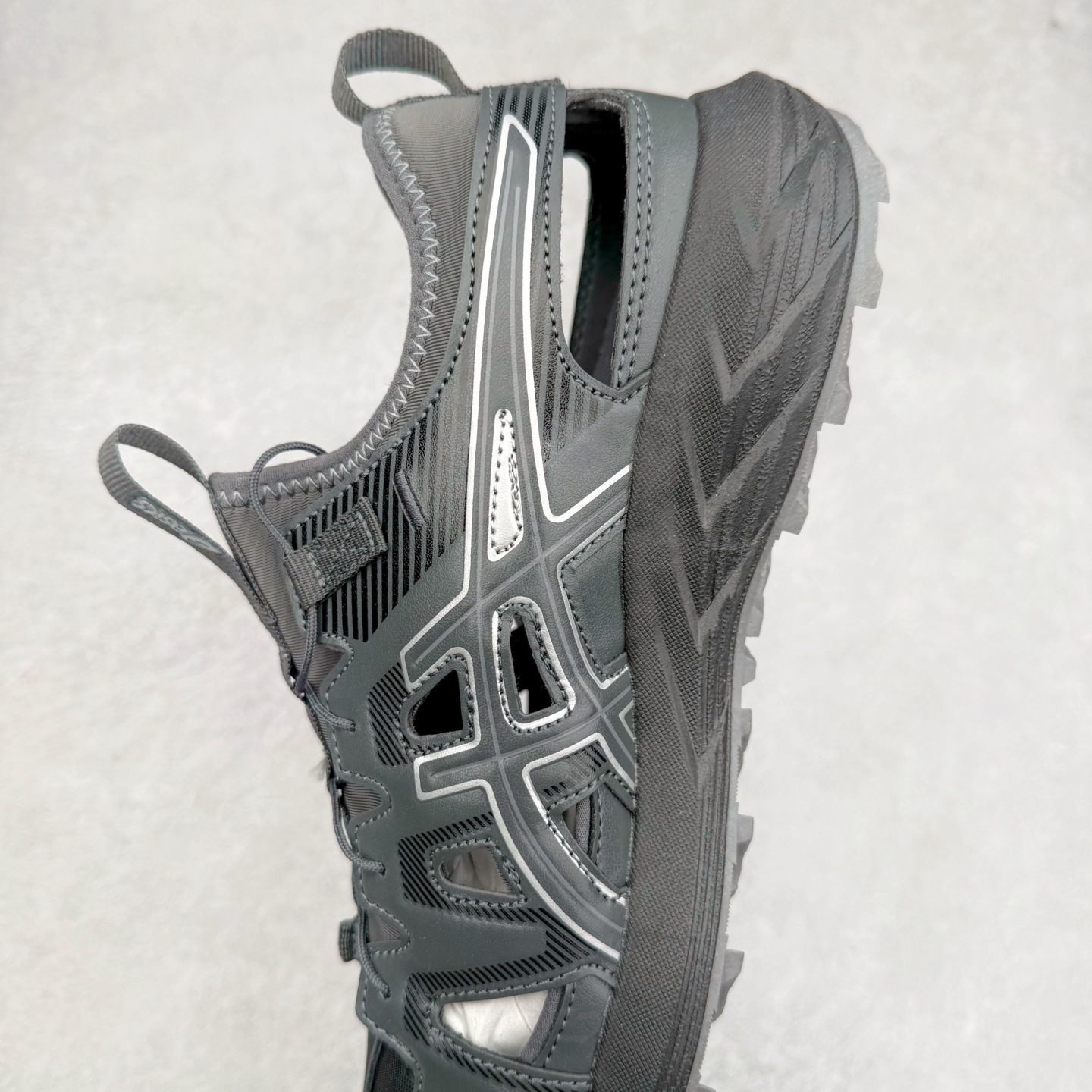 图片[7]-Asics Gel-Sonoma SE 亚瑟士溯溪鞋涉水鞋洞洞鞋 舒适日常休闲百搭防滑低帮户外徒步舒适随行跑步鞋 无界 路更远 今夏必备 颠覆认知 包裹性超强 脚感非常之舒适 侧面镂空设计 透气性极佳 让微风灌入足底 为沸腾夏日注入清爽能量防滑效果也不错 颜值与性能兼备 各平台实体疯狂种草首选 尺码：36 37.5 38 39 40 40.5 41.5 42 42.5 43.5 44 45 46-选品中心