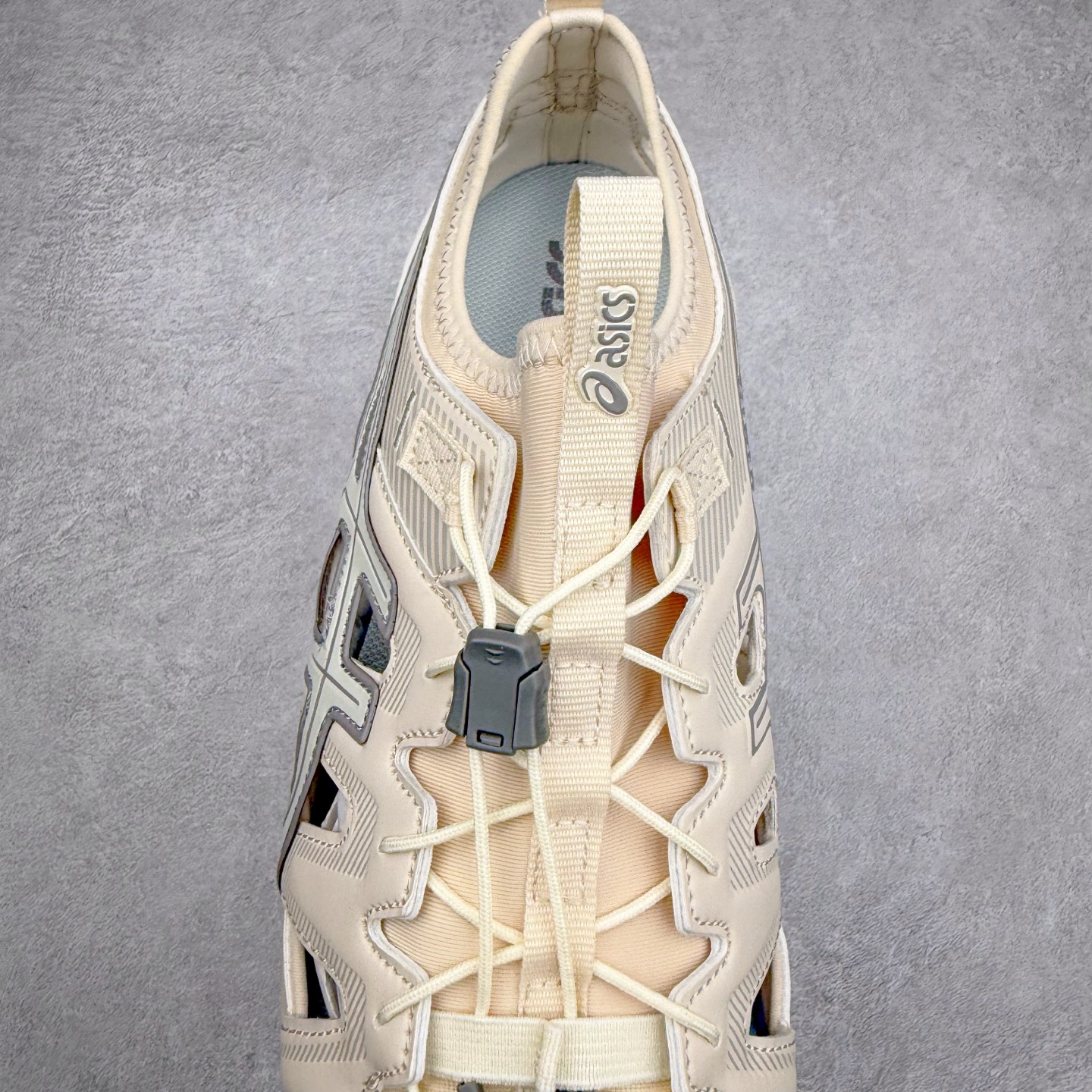 图片[5]-Asics Gel-Sonoma SE 亚瑟士溯溪鞋涉水鞋洞洞鞋 舒适日常休闲百搭防滑低帮户外徒步舒适随行跑步鞋 无界 路更远 今夏必备 颠覆认知 包裹性超强 脚感非常之舒适 侧面镂空设计 透气性极佳 让微风灌入足底 为沸腾夏日注入清爽能量防滑效果也不错 颜值与性能兼备 各平台实体疯狂种草首选 尺码：36 37.5 38 39 40 40.5 41.5 42 42.5 43.5 44 45 46-选品中心