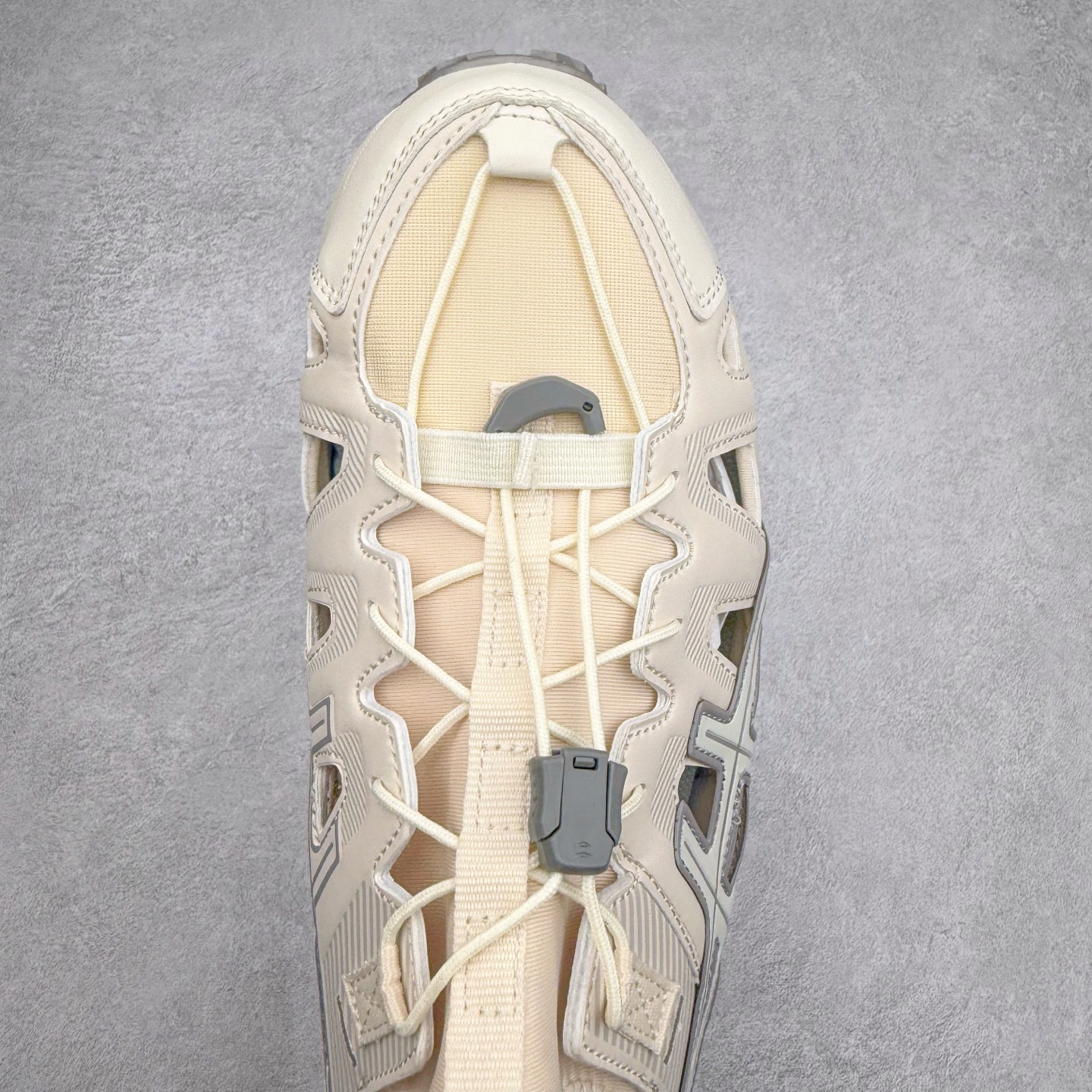 图片[4]-Asics Gel-Sonoma SE 亚瑟士溯溪鞋涉水鞋洞洞鞋 舒适日常休闲百搭防滑低帮户外徒步舒适随行跑步鞋 无界 路更远 今夏必备 颠覆认知 包裹性超强 脚感非常之舒适 侧面镂空设计 透气性极佳 让微风灌入足底 为沸腾夏日注入清爽能量防滑效果也不错 颜值与性能兼备 各平台实体疯狂种草首选 尺码：36 37.5 38 39 40 40.5 41.5 42 42.5 43.5 44 45 46-选品中心