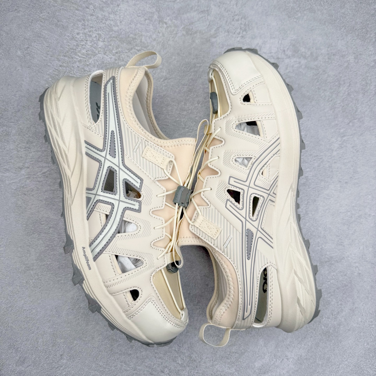 图片[3]-Asics Gel-Sonoma SE 亚瑟士溯溪鞋涉水鞋洞洞鞋 舒适日常休闲百搭防滑低帮户外徒步舒适随行跑步鞋 无界 路更远 今夏必备 颠覆认知 包裹性超强 脚感非常之舒适 侧面镂空设计 透气性极佳 让微风灌入足底 为沸腾夏日注入清爽能量防滑效果也不错 颜值与性能兼备 各平台实体疯狂种草首选 尺码：36 37.5 38 39 40 40.5 41.5 42 42.5 43.5 44 45 46-选品中心