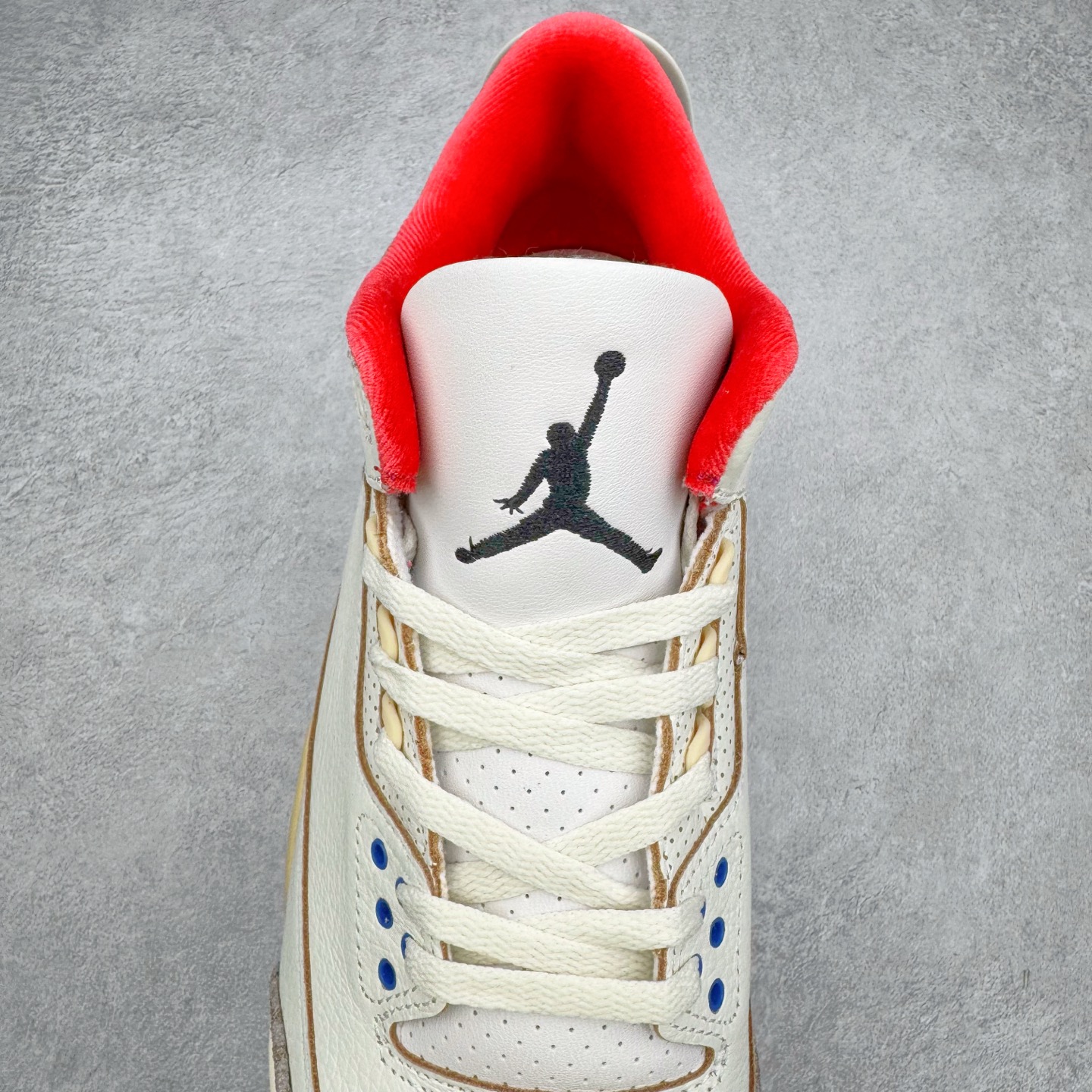 图片[5]-＃F版 Air Jordan AJ3 Retro 韩国限定 米白蓝红 IB1482-100 原楦原纸板开发 确保原汁原味 原厂皮料质感色泽绝无偏差 完美中底拉帮 原厂中底钢印 原档案大底 如假白送 大底纹路 气垫通透度PU的回弹性均百分百还原 原厂电绣鞋舌飞人刺绣针数立体讲究精细欢迎对比正品原鞋 尺码：36 36.5 37.5 38 38.5 39 40 40.5 41 42 42.5 43 44 44.5 45 46 47.5-选品中心