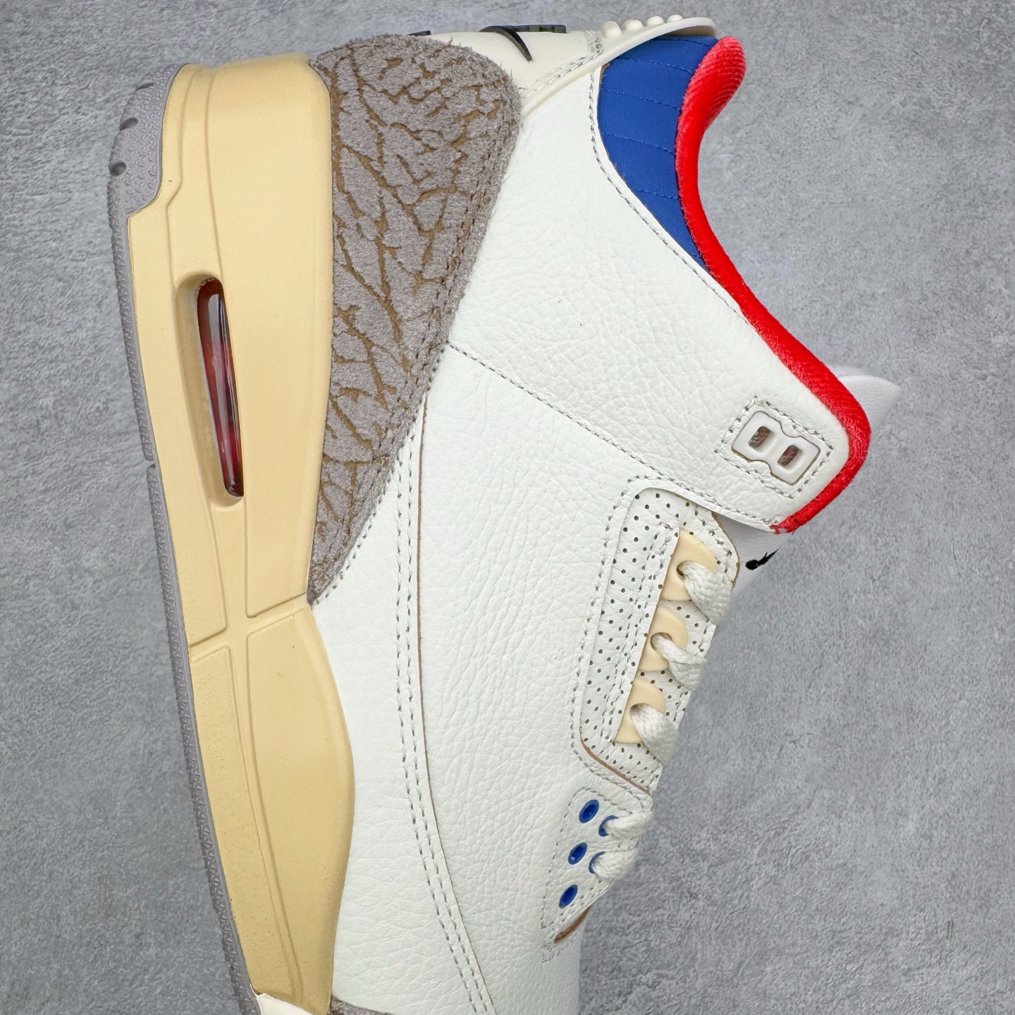 图片[6]-＃F版 Air Jordan AJ3 Retro 韩国限定 米白蓝红 IB1482-100 原楦原纸板开发 确保原汁原味 原厂皮料质感色泽绝无偏差 完美中底拉帮 原厂中底钢印 原档案大底 如假白送 大底纹路 气垫通透度PU的回弹性均百分百还原 原厂电绣鞋舌飞人刺绣针数立体讲究精细欢迎对比正品原鞋 尺码：36 36.5 37.5 38 38.5 39 40 40.5 41 42 42.5 43 44 44.5 45 46 47.5-选品中心