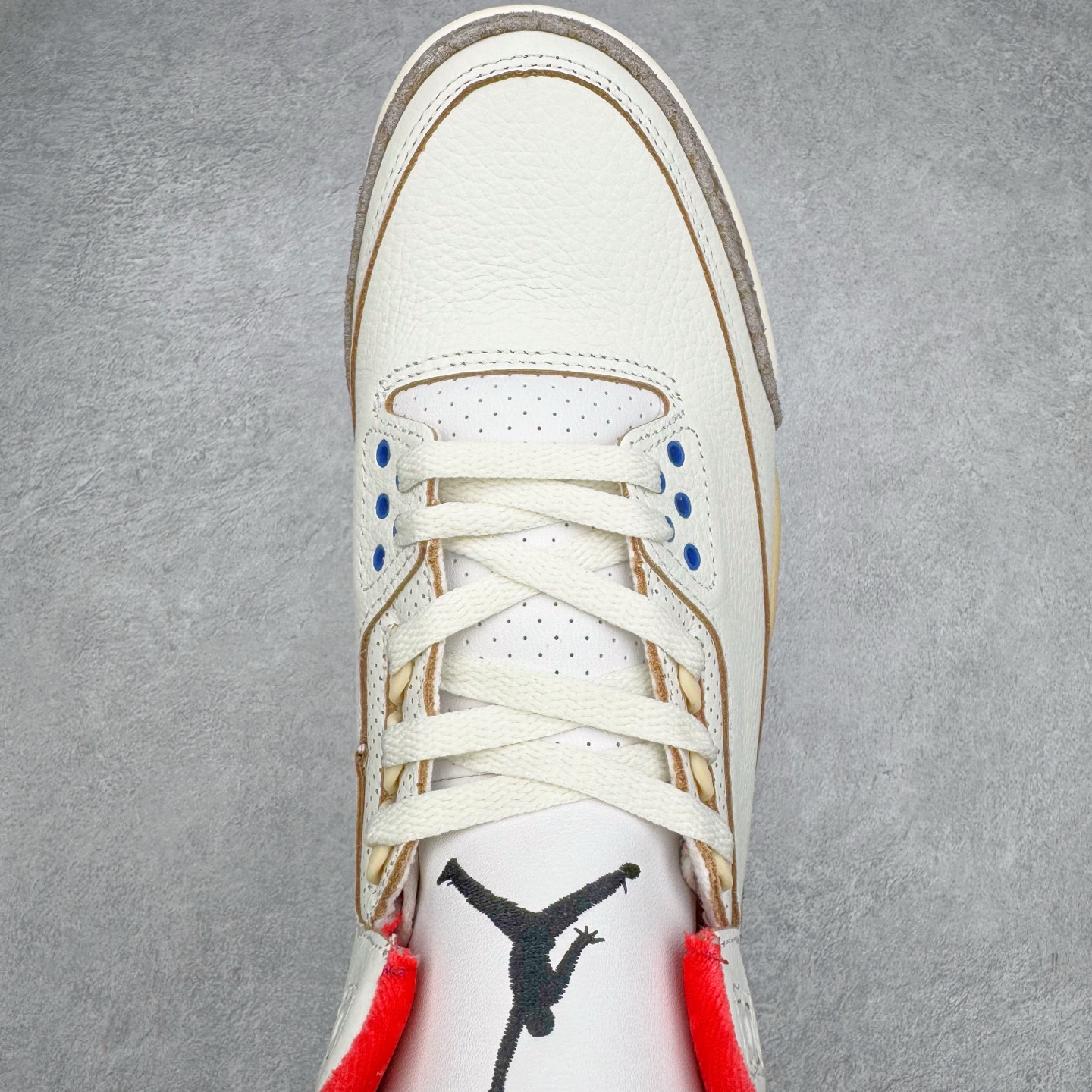 图片[4]-＃F版 Air Jordan AJ3 Retro 韩国限定 米白蓝红 IB1482-100 原楦原纸板开发 确保原汁原味 原厂皮料质感色泽绝无偏差 完美中底拉帮 原厂中底钢印 原档案大底 如假白送 大底纹路 气垫通透度PU的回弹性均百分百还原 原厂电绣鞋舌飞人刺绣针数立体讲究精细欢迎对比正品原鞋 尺码：36 36.5 37.5 38 38.5 39 40 40.5 41 42 42.5 43 44 44.5 45 46 47.5-选品中心