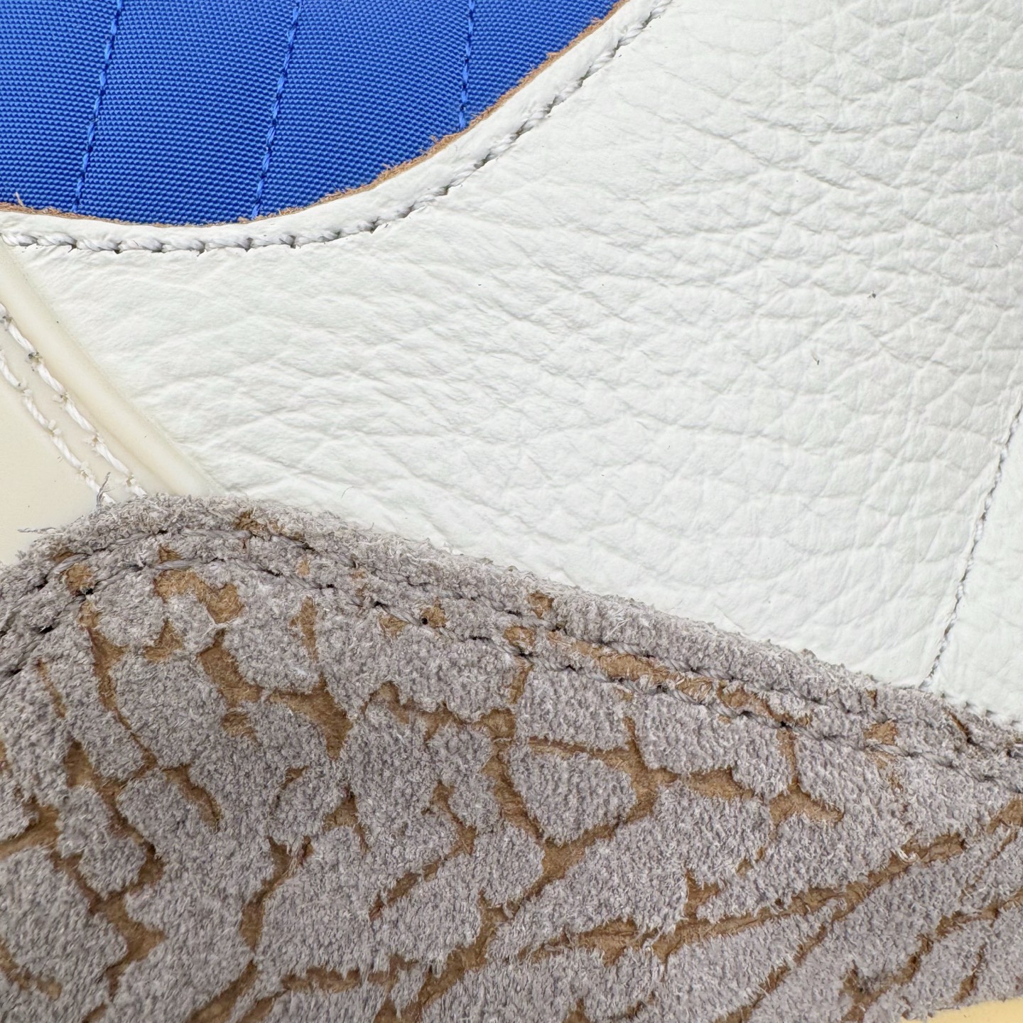 图片[17]-＃F版 Air Jordan AJ3 Retro 韩国限定 米白蓝红 IB1482-100 原楦原纸板开发 确保原汁原味 原厂皮料质感色泽绝无偏差 完美中底拉帮 原厂中底钢印 原档案大底 如假白送 大底纹路 气垫通透度PU的回弹性均百分百还原 原厂电绣鞋舌飞人刺绣针数立体讲究精细欢迎对比正品原鞋 尺码：36 36.5 37.5 38 38.5 39 40 40.5 41 42 42.5 43 44 44.5 45 46 47.5-选品中心