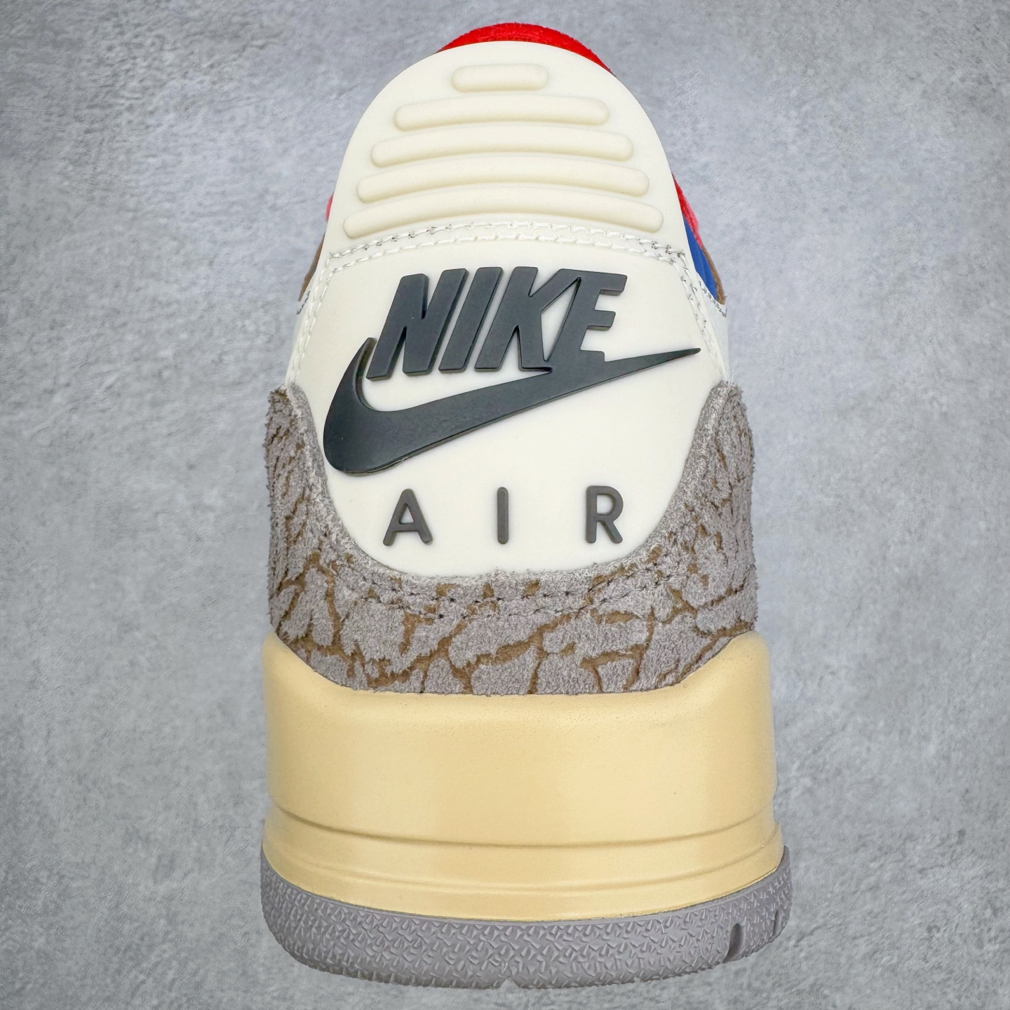 图片[8]-＃F版 Air Jordan AJ3 Retro 韩国限定 米白蓝红 IB1482-100 原楦原纸板开发 确保原汁原味 原厂皮料质感色泽绝无偏差 完美中底拉帮 原厂中底钢印 原档案大底 如假白送 大底纹路 气垫通透度PU的回弹性均百分百还原 原厂电绣鞋舌飞人刺绣针数立体讲究精细欢迎对比正品原鞋 尺码：36 36.5 37.5 38 38.5 39 40 40.5 41 42 42.5 43 44 44.5 45 46 47.5-选品中心