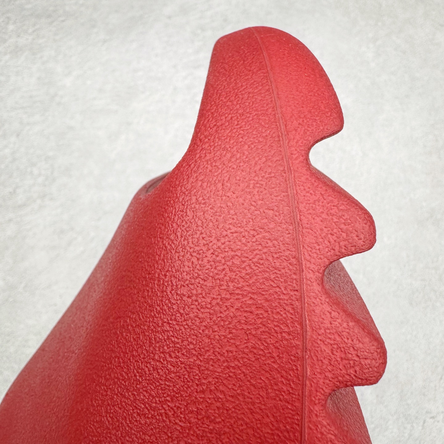 图片[10]-＃Lw纯原 YEEZY SLIDE 椰子拖鞋 大红 ID5988 同源公司EVA粒子环保塑料 原厂指令配方 弹性卡色均保持原鞋一致 匠心打造 采用原厂进口MD全套模具打造 全套原楦头 鞋口弧度大小 鞋面色泽质感同步原鞋 LOGO内侧钢印清晰工整 原厂定制原标 同比ZP 符合人体设计 独家开发至48.5码 尺码：36 37 38 39 40.5 42 43 44.5 46 47 48.5-选品中心