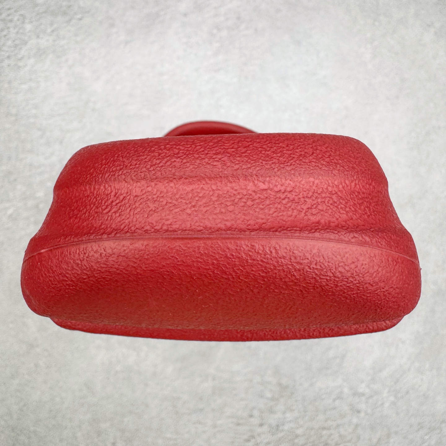 图片[8]-＃Lw纯原 YEEZY SLIDE 椰子拖鞋 大红 ID5988 同源公司EVA粒子环保塑料 原厂指令配方 弹性卡色均保持原鞋一致 匠心打造 采用原厂进口MD全套模具打造 全套原楦头 鞋口弧度大小 鞋面色泽质感同步原鞋 LOGO内侧钢印清晰工整 原厂定制原标 同比ZP 符合人体设计 独家开发至48.5码 尺码：36 37 38 39 40.5 42 43 44.5 46 47 48.5-选品中心