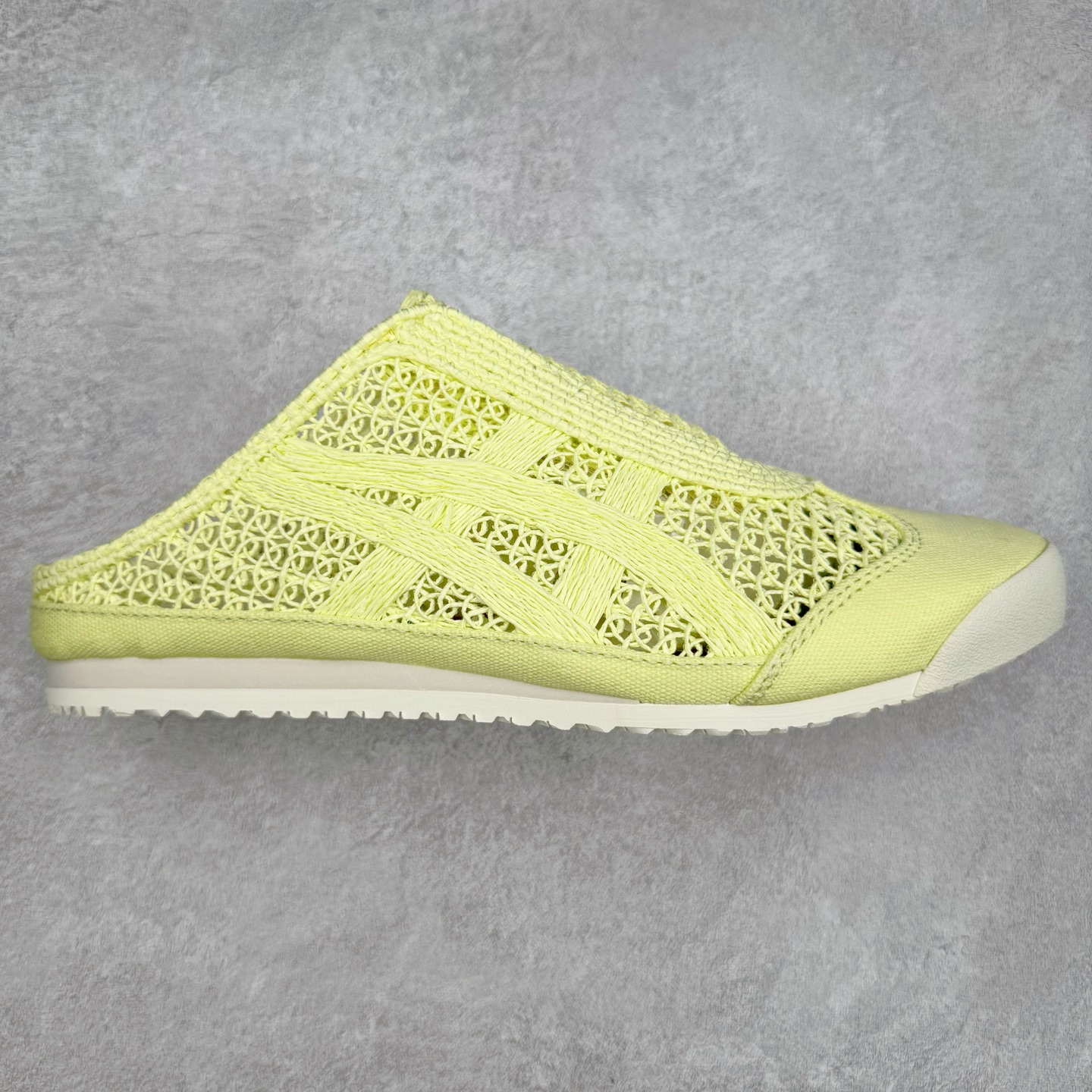 Asics Onitsuka Tiger 鬼冢虎 MEXICO 66 Sabot 半拖舒适日常透气轻便低帮生活休闲鞋 鬼塚虎从运动中汲取灵感，并致力于打造融合舒适感受与创新设计的时尚品牌。品牌的设计风格既体现了对传统的致敬，同时也表达了对精致风格和现代创意的推崇。我们提供独具个性的全系列产品，打造从头到脚的整体穿搭。每件产品皆以精湛工艺匠心打造，细节考究，品质出众。尺码：36 37 37.5 38 39 39.5 40.5 41.5 42 42.5 43.5 44 45-选品中心