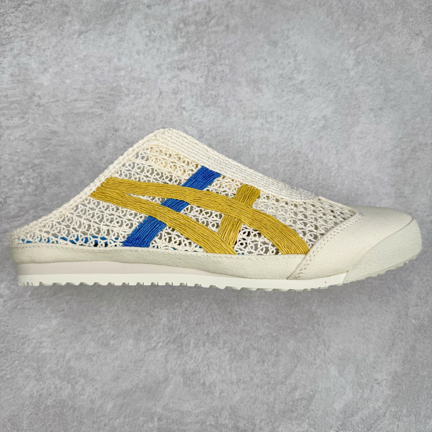 Asics Onitsuka Tiger 鬼冢虎 MEXICO 66 Sabot 半拖舒适日常透气轻便低帮生活休闲鞋 鬼塚虎从运动中汲取灵感，并致力于打造融合舒适感受与创新设计的时尚品牌。品牌的设计风格既体现了对传统的致敬，同时也表达了对精致风格和现代创意的推崇。我们提供独具个性的全系列产品，打造从头到脚的整体穿搭。每件产品皆以精湛工艺匠心打造，细节考究，品质出众。尺码：36 37 37.5 38 39 39.5 40.5 41.5 42 42.5 43.5 44 45-选品中心