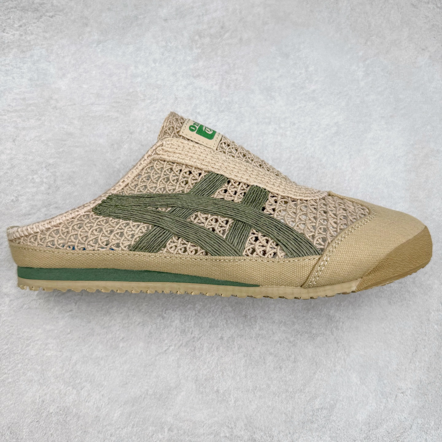 Asics Onitsuka Tiger 鬼冢虎 MEXICO 66 Sabot 半拖舒适日常透气轻便低帮生活休闲鞋 鬼塚虎从运动中汲取灵感，并致力于打造融合舒适感受与创新设计的时尚品牌。品牌的设计风格既体现了对传统的致敬，同时也表达了对精致风格和现代创意的推崇。我们提供独具个性的全系列产品，打造从头到脚的整体穿搭。每件产品皆以精湛工艺匠心打造，细节考究，品质出众。尺码：36 37 37.5 38 39 39.5 40.5 41.5 42 42.5 43.5 44 45-选品中心