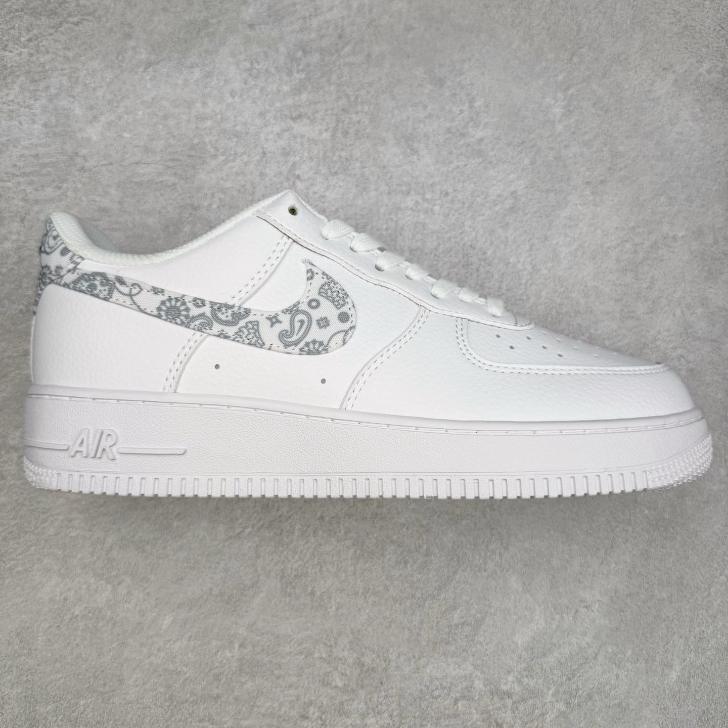 ＃福利特价‼️
NK Air Force 1´07 Low 空军一号低帮百搭休闲运动板鞋 DJ9942-