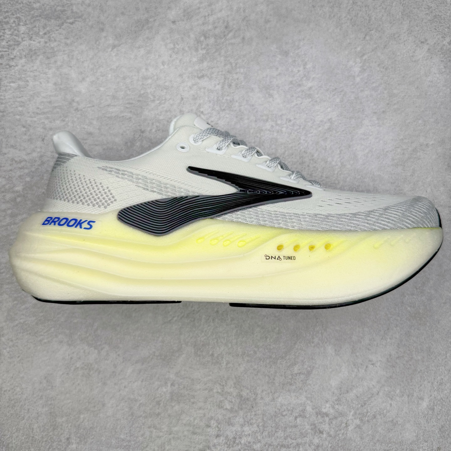 Brooks布鲁克斯 Glycerin max 舒适简约防滑耐磨 低帮跑步鞋 实拍调校N版已经零色差零失真 百分百还原实物色彩所见即所得 不存在货不对板色差等低级问题 选购参考实物拍摄 不混卖不参货 只用心做好货严格选品 承诺混一赔十 尺码:36 36.5 37.5 38 38.5 39 40 40.5 41 42 42.5 43 44 44.5 45-选品中心