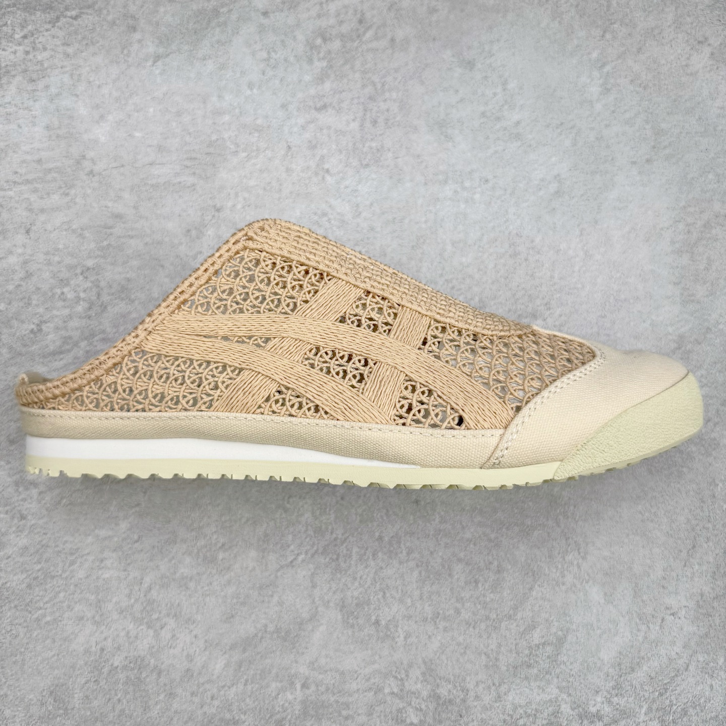图片[7]-Asics Onitsuka Tiger 鬼冢虎 MEXICO 66 Sabot 半拖舒适日常透气轻便低帮生活休闲鞋 鬼塚虎从运动中汲取灵感，并致力于打造融合舒适感受与创新设计的时尚品牌。品牌的设计风格既体现了对传统的致敬，同时也表达了对精致风格和现代创意的推崇。我们提供独具个性的全系列产品，打造从头到脚的整体穿搭。每件产品皆以精湛工艺匠心打造，细节考究，品质出众。尺码：36 37 37.5 38 39 39.5 40.5 41.5 42 42.5 43.5 44 45-选品中心