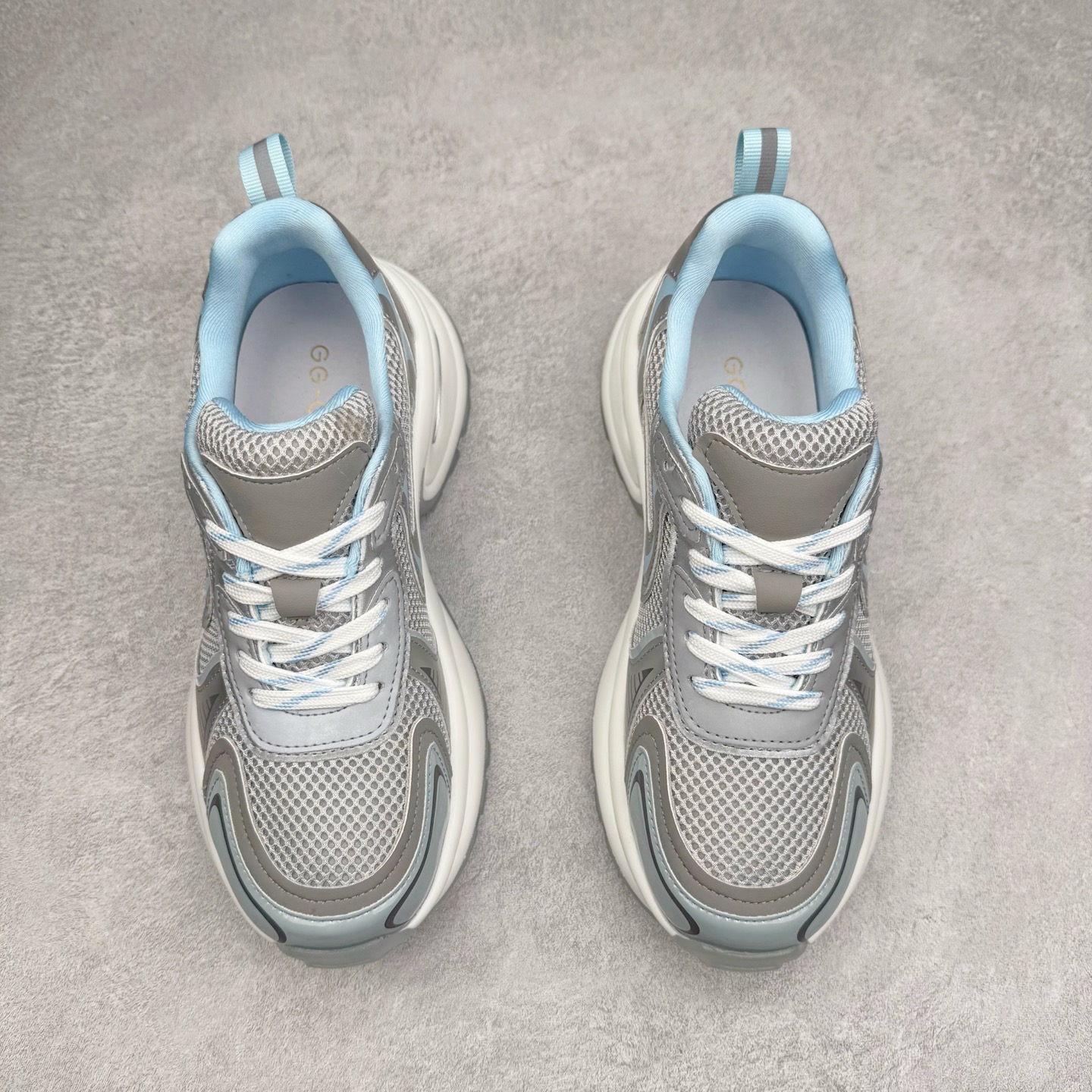 图片[2]-GG-CC 2025赵露思同款果冻底休闲运动厚底增高老爹鞋 广东大厂出品 原版正确大底 全新工艺升级 全套包装 配件齐全 区别市面所有版本 时髦look轻松定格 不费力展现率性氛围 高档银盒 3M反光酷帅机能风不规则设计+7cm增高厚底 大长腿既视感轻松拿捏 GGcc厚底增高简直就是小个子的快乐! 不管怎么搭都敲好看~ 尺码：35 36 37 38 39 40-选品中心