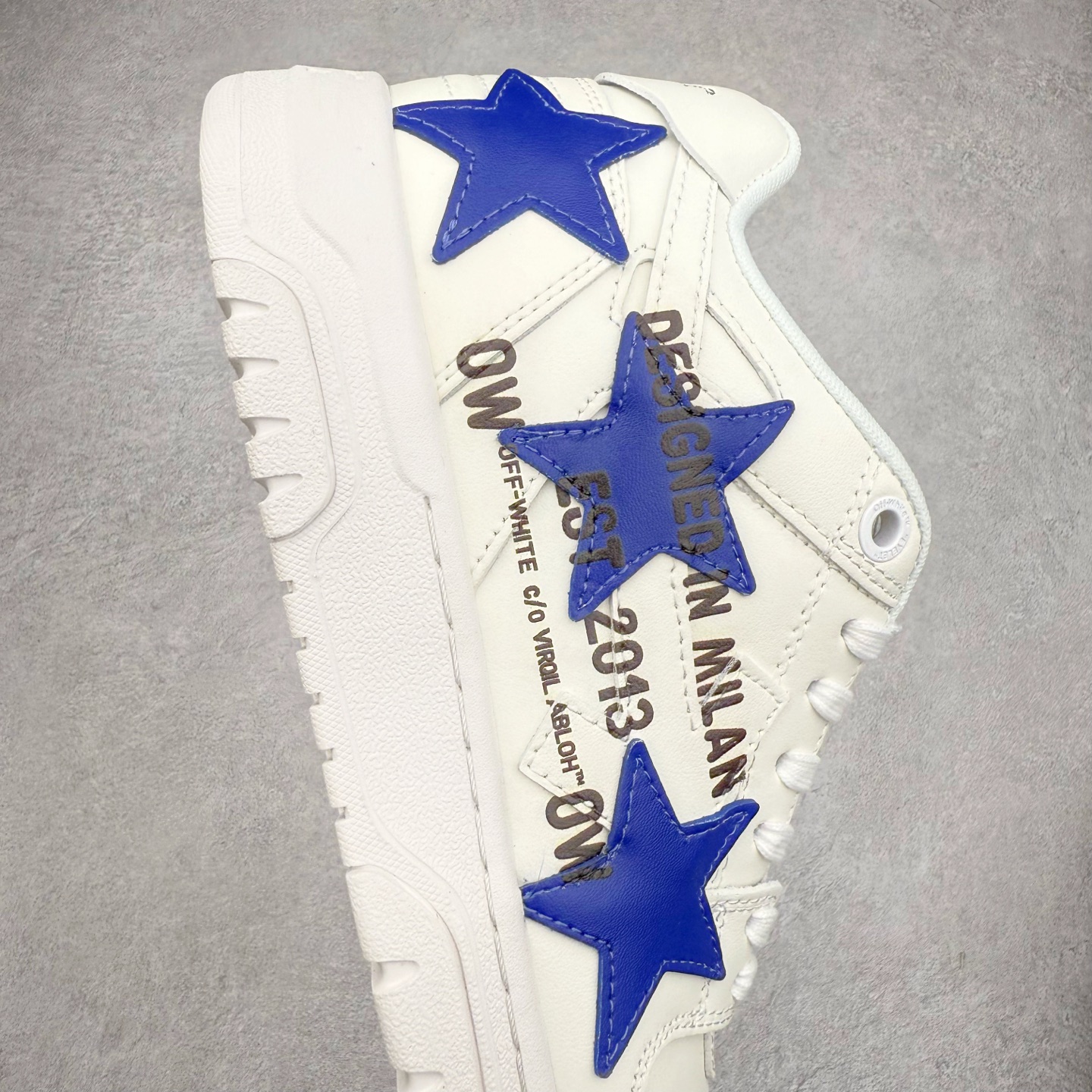 图片[6]-＃KX OFF-WHITE Out Of Office OW低帮时尚板鞋 全套原楦原纸版原鞋开模 全网最正确的版型 独家私模大底 最大开发至46码 大厂出品 细节到位 官方原盒原配 100加配色陆更新 终端控货 优势供应 续众明星上脚 由经典配色打造 箭头符号、ZipTie 标签、1ogo印花等经典元素皆在此呈现 让人一眼明了 Off-White 的潮流身份 单品以黑白配色皮质制成 饰有品牌标志性 zip Tie 束线带吊牌 侧面饰有 Arrows 图案 展现出品牌对街头风格的偏爱 尺码：36 37 38 39 40 41 42 43 44 45 46-选品中心