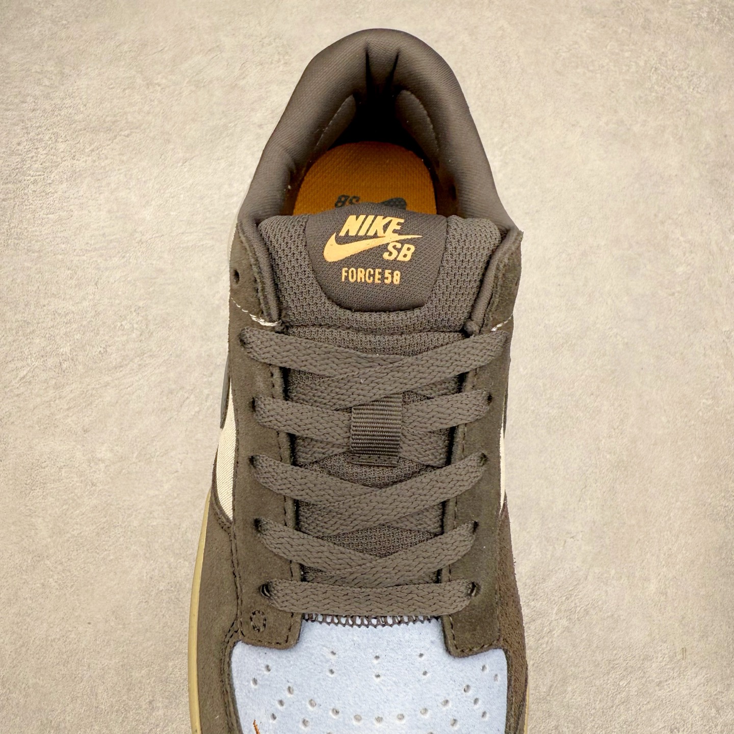图片[5]-NK SB Force 58 空军58系列低帮休闲运动滑板板鞋 DV5477-102 鞋面由帆布和麂皮拼接 层次感丰富 搭配硫化外底 耐磨耐穿 鞋舌及中底后跟处饰有SB Logo 表明鞋款身份 采用包边设计 经久耐穿 硫化结构则有效提升灵活性 穿上这款全新推出的创意力作 助你耀动街头 尺码：36 36.5 37.5 38 38.5 39 40 40.5 41 42 42.5 43 44 45-选品中心