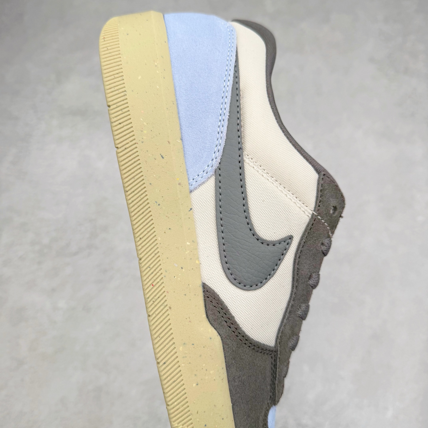 图片[6]-NK SB Force 58 空军58系列低帮休闲运动滑板板鞋 DV5477-102 鞋面由帆布和麂皮拼接 层次感丰富 搭配硫化外底 耐磨耐穿 鞋舌及中底后跟处饰有SB Logo 表明鞋款身份 采用包边设计 经久耐穿 硫化结构则有效提升灵活性 穿上这款全新推出的创意力作 助你耀动街头 尺码：36 36.5 37.5 38 38.5 39 40 40.5 41 42 42.5 43 44 45-选品中心