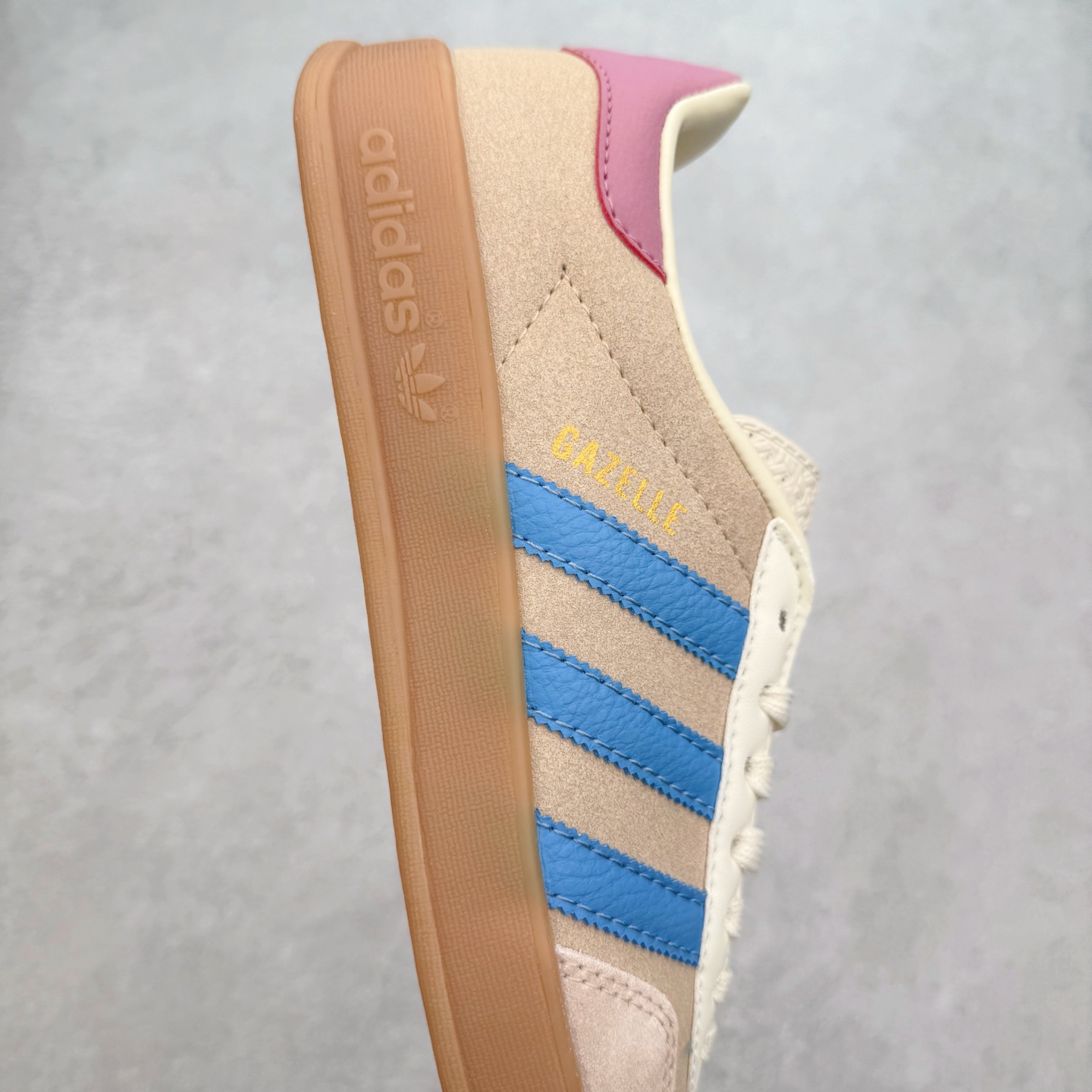 图片[6]-AD Gazelle Indoor Trainers 羚羊内训系列低帮复古百搭休闲运动德训风板鞋 JQ0010 90年代经典的复刻版！自60年代以足球训练鞋面世以来,Gazelle就以其经典设计席卷全球。1991年版本的复刻,再造经典Gazelle。采用皮革打造,搭配浊色细节,让这款经典更加简约。尺码：36 36⅔ 37⅓ 38 38⅔ 39⅓ 40 40⅔ 41⅓ 42 42⅔ 43⅓ 44⅓ 44⅔ 45-选品中心