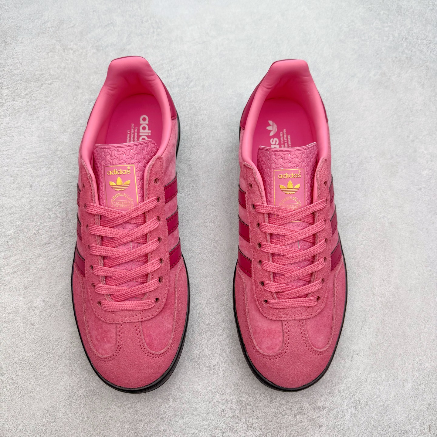 图片[2]-AD Gazelle Indoor Trainers 羚羊内训系列低帮复古百搭休闲运动德训风板鞋 JI2585 90年代经典的复刻版！自60年代以足球训练鞋面世以来,Gazelle就以其经典设计席卷全球。1991年版本的复刻,再造经典Gazelle。采用皮革打造,搭配浊色细节,让这款经典更加简约。尺码：36 36⅔ 37⅓ 38 38⅔ 39⅓ 40 40⅔ 41⅓ 42 42⅔ 43⅓ 44⅓ 44⅔ 45-选品中心