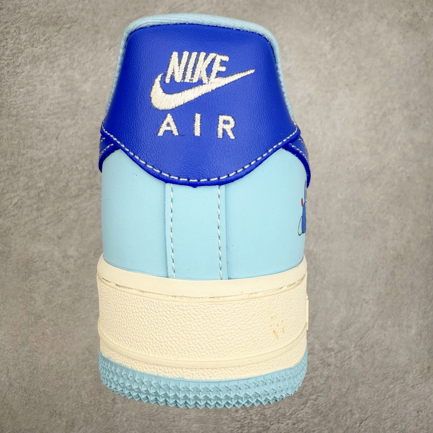 图片[8]-NK Air Force 1´07 Low 空军一号低帮百搭休闲运动板鞋 DF0188-059 柔软、弹性十足的缓震性能和出色的中底设计 横跨复古与现代的外型结合 造就出风靡全球 三十多年的Force 1 直到今天还深受青睐 实拍调校N版已经零色差零失真 百分百还原实物色彩所见即所得 不存在货不对板色差等低级问题 选购参考实物拍摄 不混卖不参货 只用心做好货严格选品 承诺混一赔十 尺码：36 36.5 37.5 38 38.5 39 40 40.5 41 42 42.5 43 44 44.5 45-选品中心