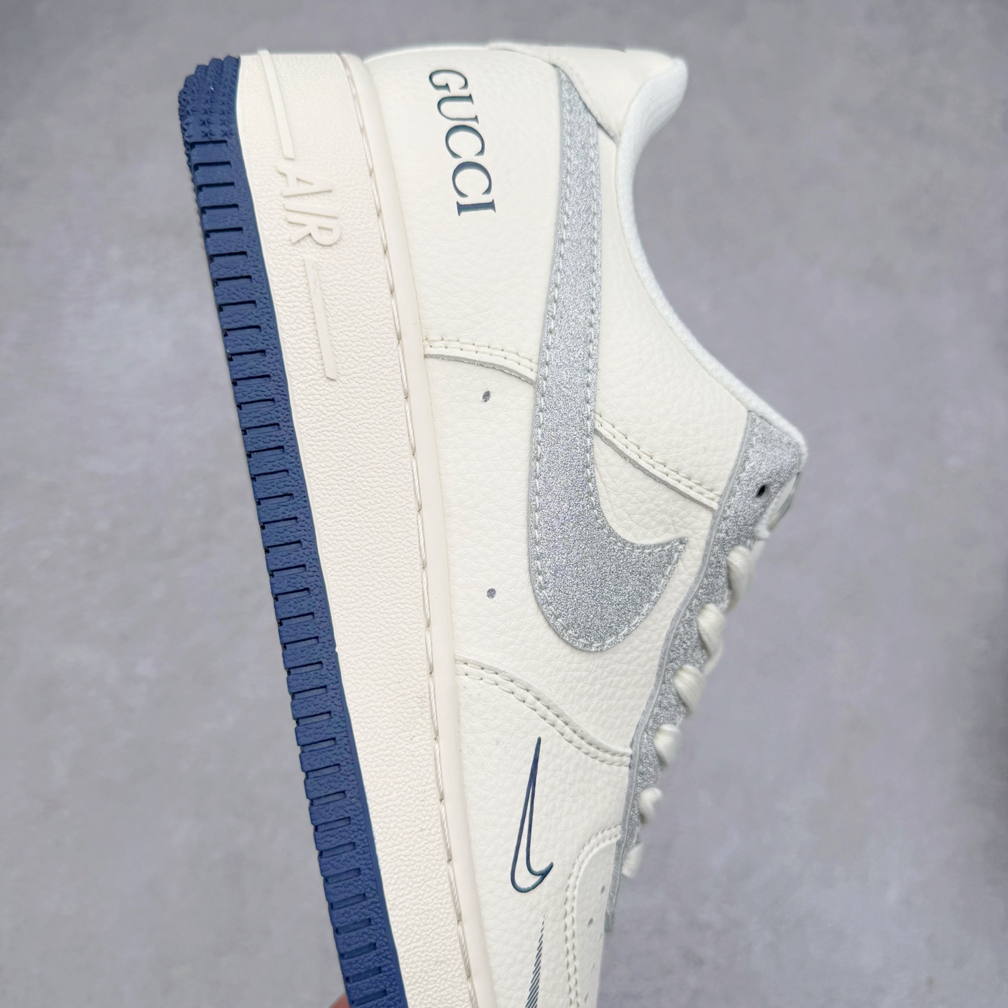 图片[6]-NK Air Force 1´07 Low 空军一号低帮百搭休闲运动板鞋 XS1958-546 柔软、弹性十足的缓震性能和出色的中底设计 横跨复古与现代的外型结合 造就出风靡全球 三十多年的Force 1 直到今天还深受青睐 实拍调校N版已经零色差零失真 百分百还原实物色彩所见即所得 不存在货不对板色差等低级问题 选购参考实物拍摄 不混卖不参货 只用心做好货严格选品 承诺混一赔十 尺码：36 36.5 37.5 38 38.5 39 40 40.5 41 42 42.5 43 44 44.5 45-选品中心