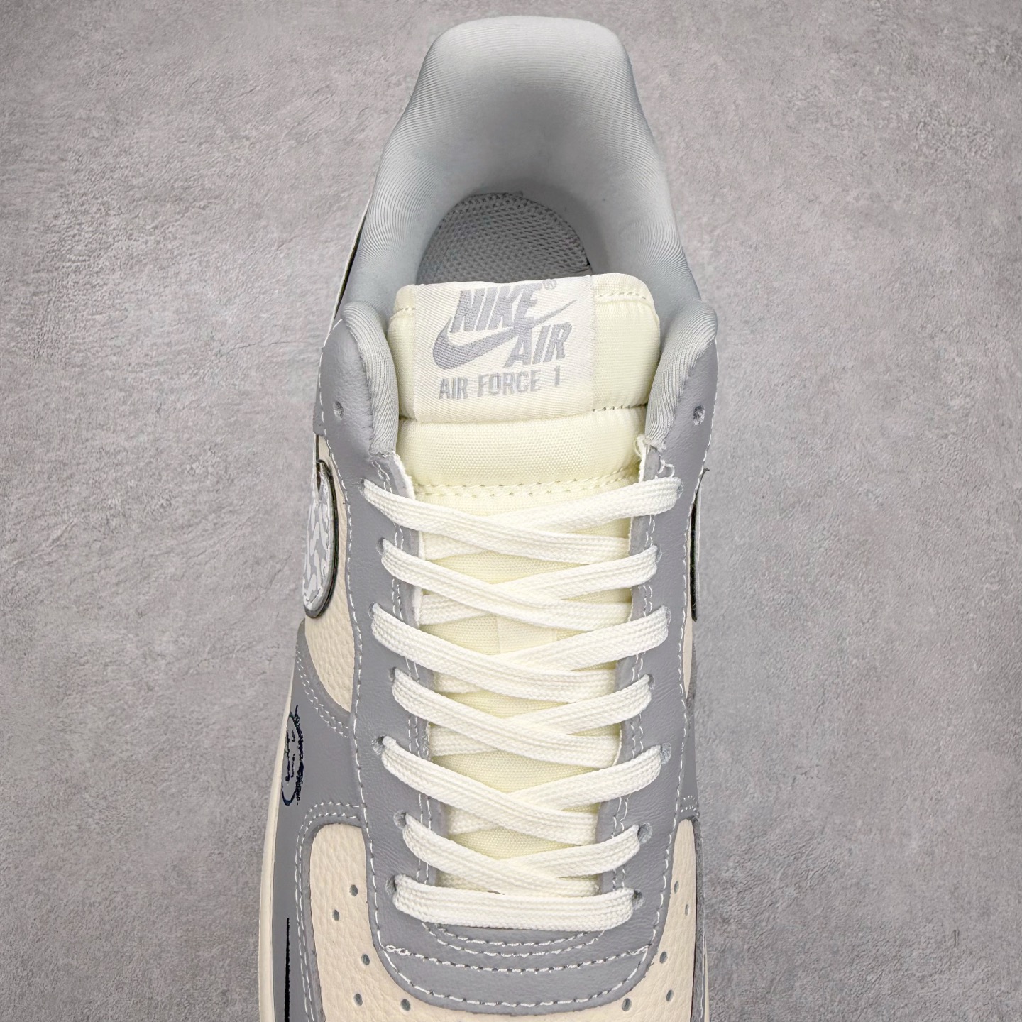 图片[5]-NK Air Force 1´07 Low 空军一号低帮百搭休闲运动板鞋 DM6868-061 柔软、弹性十足的缓震性能和出色的中底设计 横跨复古与现代的外型结合 造就出风靡全球 三十多年的Force 1 直到今天还深受青睐 实拍调校N版已经零色差零失真 百分百还原实物色彩所见即所得 不存在货不对板色差等低级问题 选购参考实物拍摄 不混卖不参货 只用心做好货严格选品 承诺混一赔十 尺码：36 36.5 37.5 38 38.5 39 40 40.5 41 42 42.5 43 44 44.5 45-选品中心