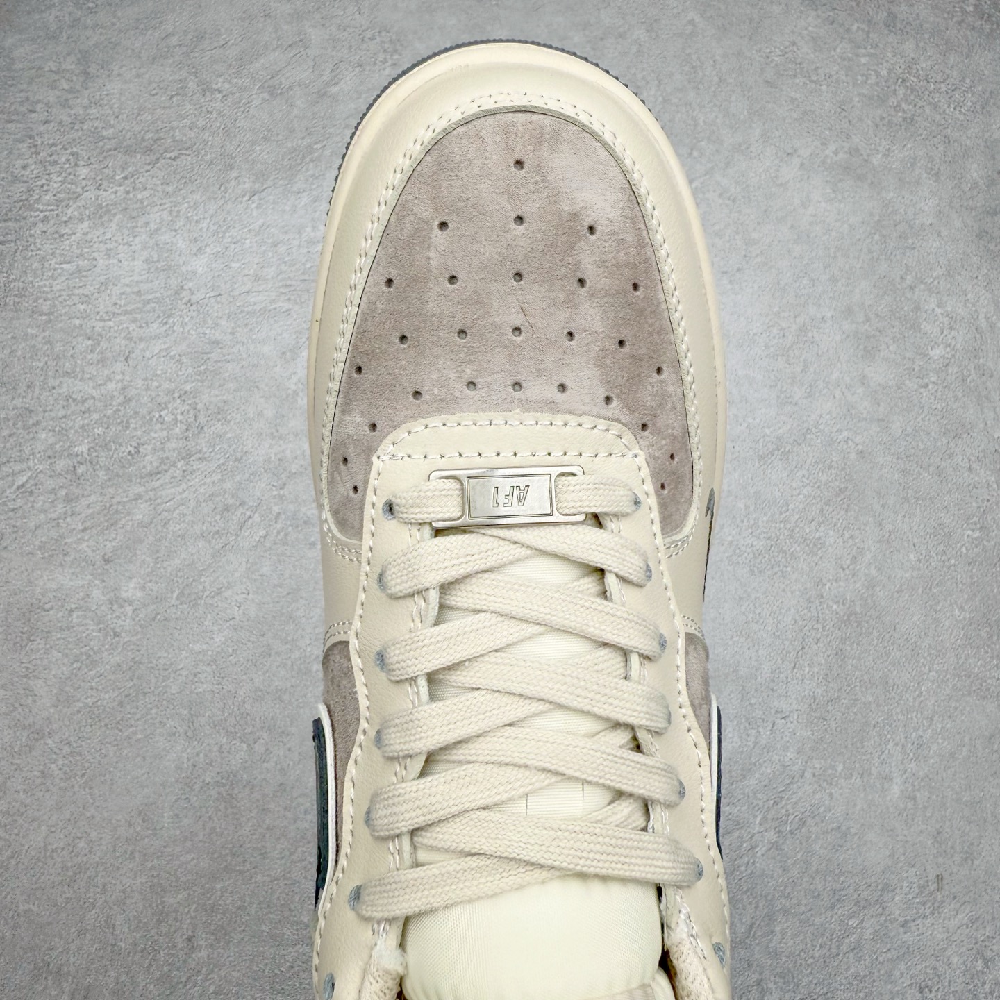 图片[4]-NK Air Force 1´07 Low 空军一号低帮百搭休闲运动板鞋 XX3168-126 柔软、弹性十足的缓震性能和出色的中底设计 横跨复古与现代的外型结合 造就出风靡全球 三十多年的Force 1 直到今天还深受青睐 实拍调校N版已经零色差零失真 百分百还原实物色彩所见即所得 不存在货不对板色差等低级问题 选购参考实物拍摄 不混卖不参货 只用心做好货严格选品 承诺混一赔十 尺码：36 36.5 37.5 38 38.5 39 40 40.5 41 42 42.5 43 44 44.5 45-选品中心