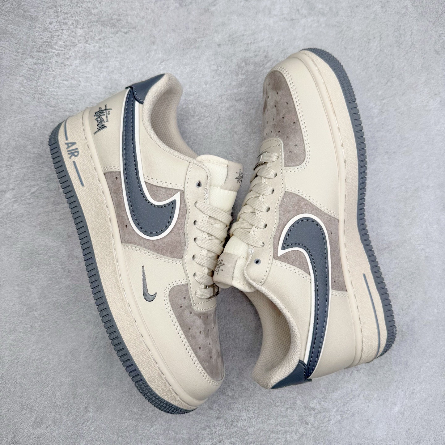 图片[3]-NK Air Force 1´07 Low 空军一号低帮百搭休闲运动板鞋 XX3168-126 柔软、弹性十足的缓震性能和出色的中底设计 横跨复古与现代的外型结合 造就出风靡全球 三十多年的Force 1 直到今天还深受青睐 实拍调校N版已经零色差零失真 百分百还原实物色彩所见即所得 不存在货不对板色差等低级问题 选购参考实物拍摄 不混卖不参货 只用心做好货严格选品 承诺混一赔十 尺码：36 36.5 37.5 38 38.5 39 40 40.5 41 42 42.5 43 44 44.5 45-选品中心