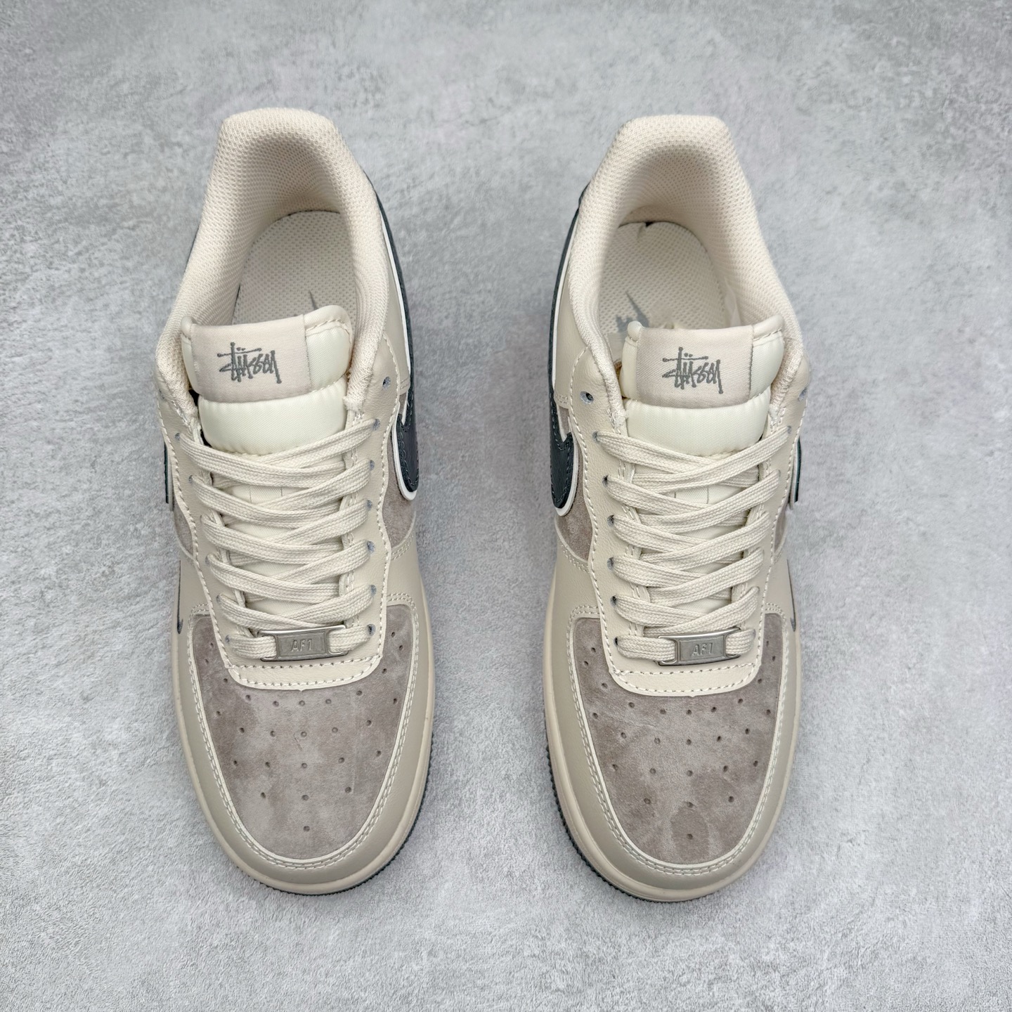 图片[2]-NK Air Force 1´07 Low 空军一号低帮百搭休闲运动板鞋 XX3168-126 柔软、弹性十足的缓震性能和出色的中底设计 横跨复古与现代的外型结合 造就出风靡全球 三十多年的Force 1 直到今天还深受青睐 实拍调校N版已经零色差零失真 百分百还原实物色彩所见即所得 不存在货不对板色差等低级问题 选购参考实物拍摄 不混卖不参货 只用心做好货严格选品 承诺混一赔十 尺码：36 36.5 37.5 38 38.5 39 40 40.5 41 42 42.5 43 44 44.5 45-选品中心