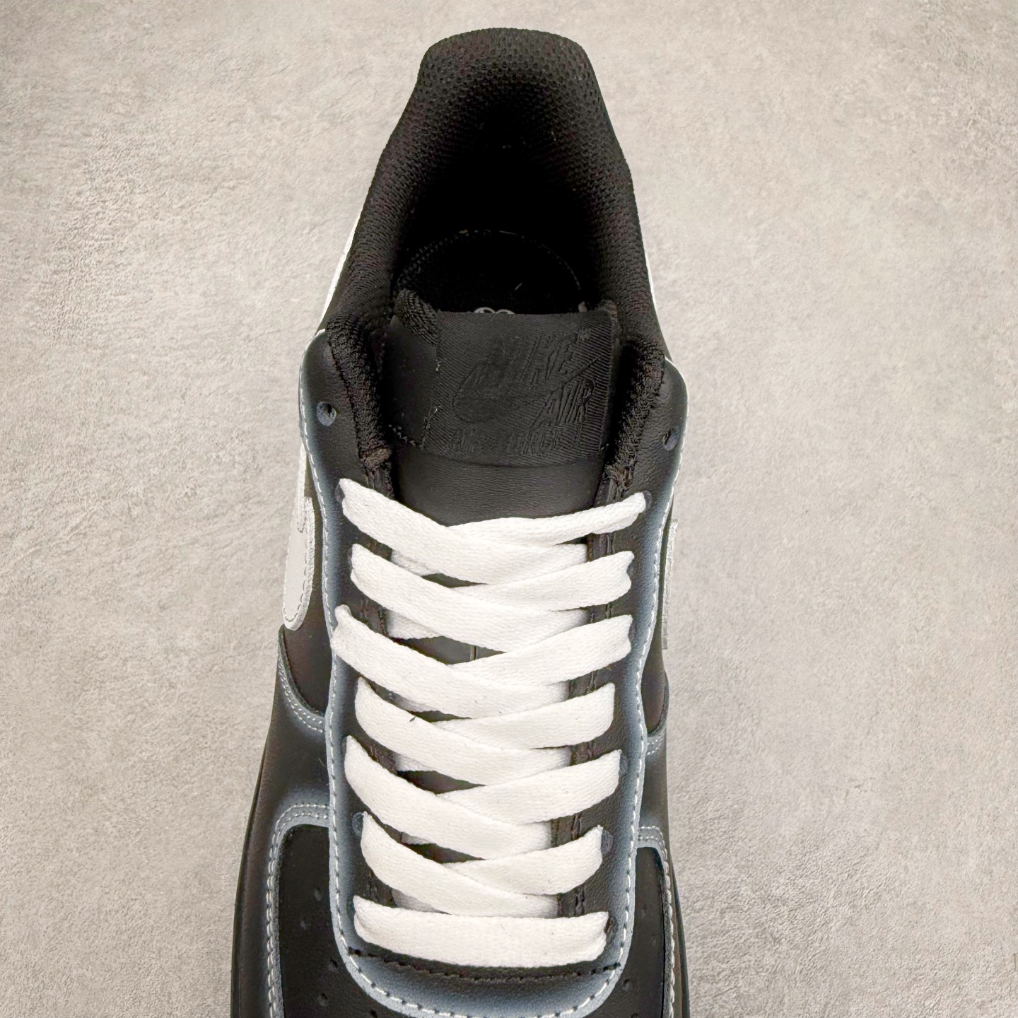 图片[5]-NK Air Force 1´07 Low 空军一号低帮百搭休闲运动板鞋 DD8959-001 柔软、弹性十足的缓震性能和出色的中底设计 横跨复古与现代的外型结合 造就出风靡全球 三十多年的Force 1 直到今天还深受青睐 实拍调校N版已经零色差零失真 百分百还原实物色彩所见即所得 不存在货不对板色差等低级问题 选购参考实物拍摄 不混卖不参货 只用心做好货严格选品 承诺混一赔十 尺码：36 36.5 37.5 38 38.5 39 40 40.5 41 42 42.5 43 44 44.5 45-选品中心