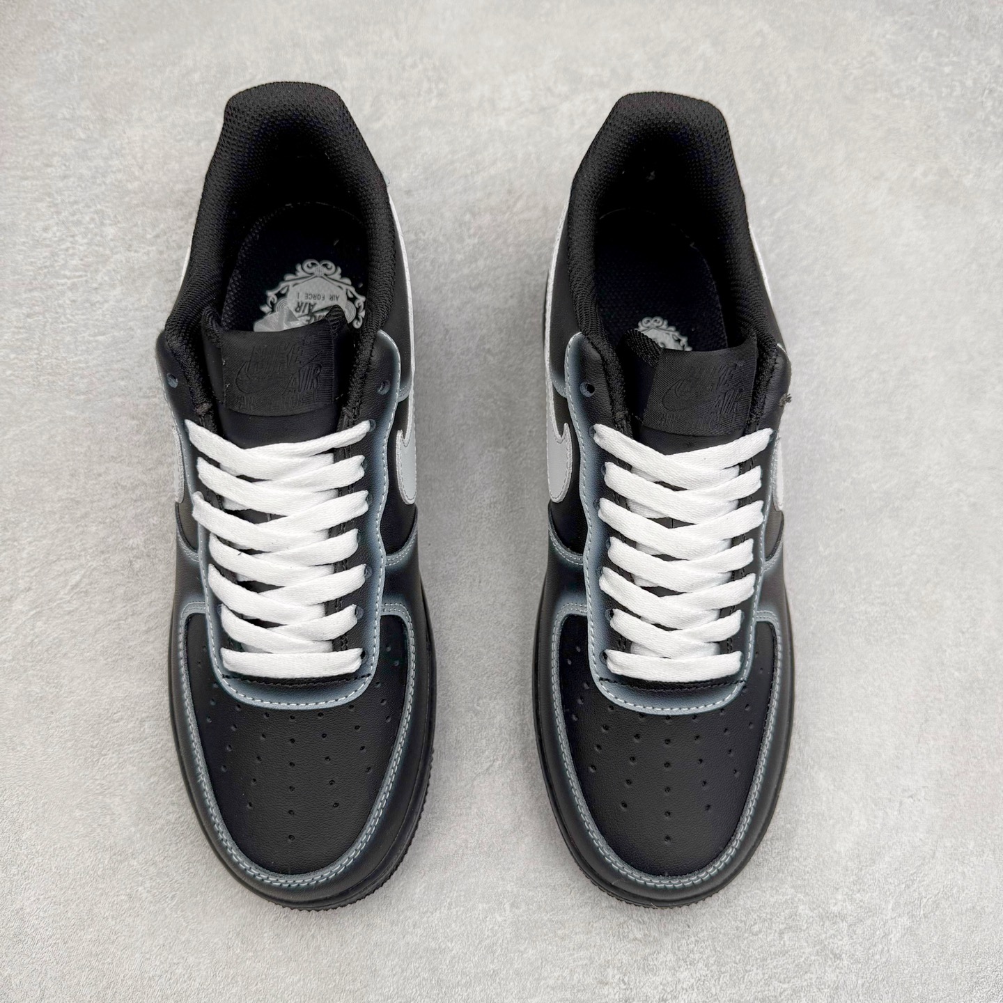 图片[2]-NK Air Force 1´07 Low 空军一号低帮百搭休闲运动板鞋 DD8959-001 柔软、弹性十足的缓震性能和出色的中底设计 横跨复古与现代的外型结合 造就出风靡全球 三十多年的Force 1 直到今天还深受青睐 实拍调校N版已经零色差零失真 百分百还原实物色彩所见即所得 不存在货不对板色差等低级问题 选购参考实物拍摄 不混卖不参货 只用心做好货严格选品 承诺混一赔十 尺码：36 36.5 37.5 38 38.5 39 40 40.5 41 42 42.5 43 44 44.5 45-选品中心