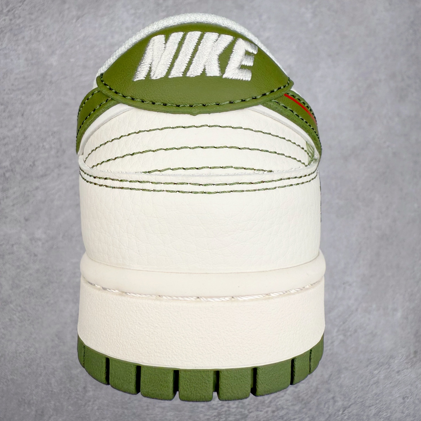 图片[8]-NK Dunk Low 定制配色 XS6089-553 大厂出品 极力推荐 原装头层材料 独家版型蒸餾加工帶來的是更好的视觉和脚感体验大厂纯原品质出货 清洁度 电绣工艺 皮料切割干净无任何毛边 细节完美 实拍调校N版已经零色差零失真 百分百还原实物色彩所见即所得 不存在货不对板色差等低级问题 选购参考实物拍摄 不混卖不参货 只用心做好货严格选品 承诺混一赔十 尺码：36 36.5 37.5 38 38.5 39 40 40.5 41 42 42.5 43 44 44.5 45-选品中心