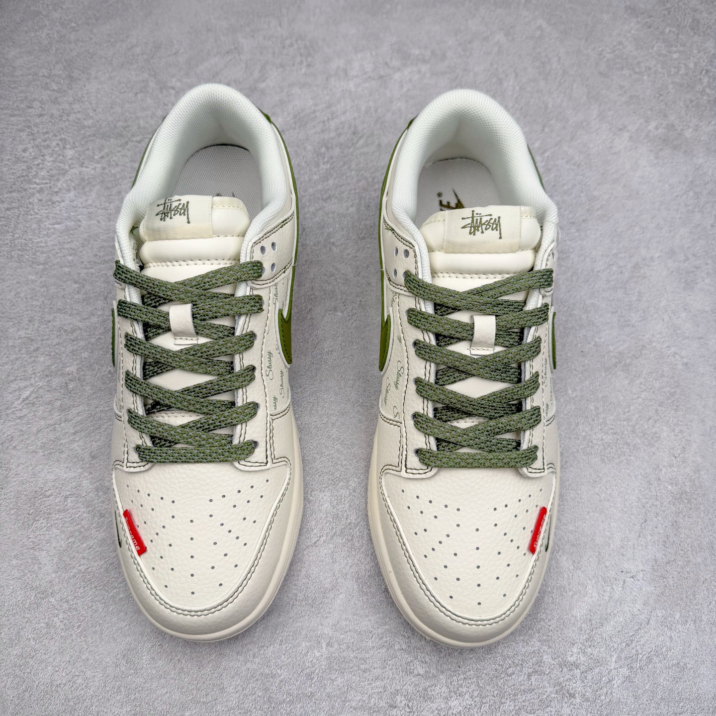 图片[2]-NK Dunk Low 定制配色 XS6089-553 大厂出品 极力推荐 原装头层材料 独家版型蒸餾加工帶來的是更好的视觉和脚感体验大厂纯原品质出货 清洁度 电绣工艺 皮料切割干净无任何毛边 细节完美 实拍调校N版已经零色差零失真 百分百还原实物色彩所见即所得 不存在货不对板色差等低级问题 选购参考实物拍摄 不混卖不参货 只用心做好货严格选品 承诺混一赔十 尺码：36 36.5 37.5 38 38.5 39 40 40.5 41 42 42.5 43 44 44.5 45-选品中心