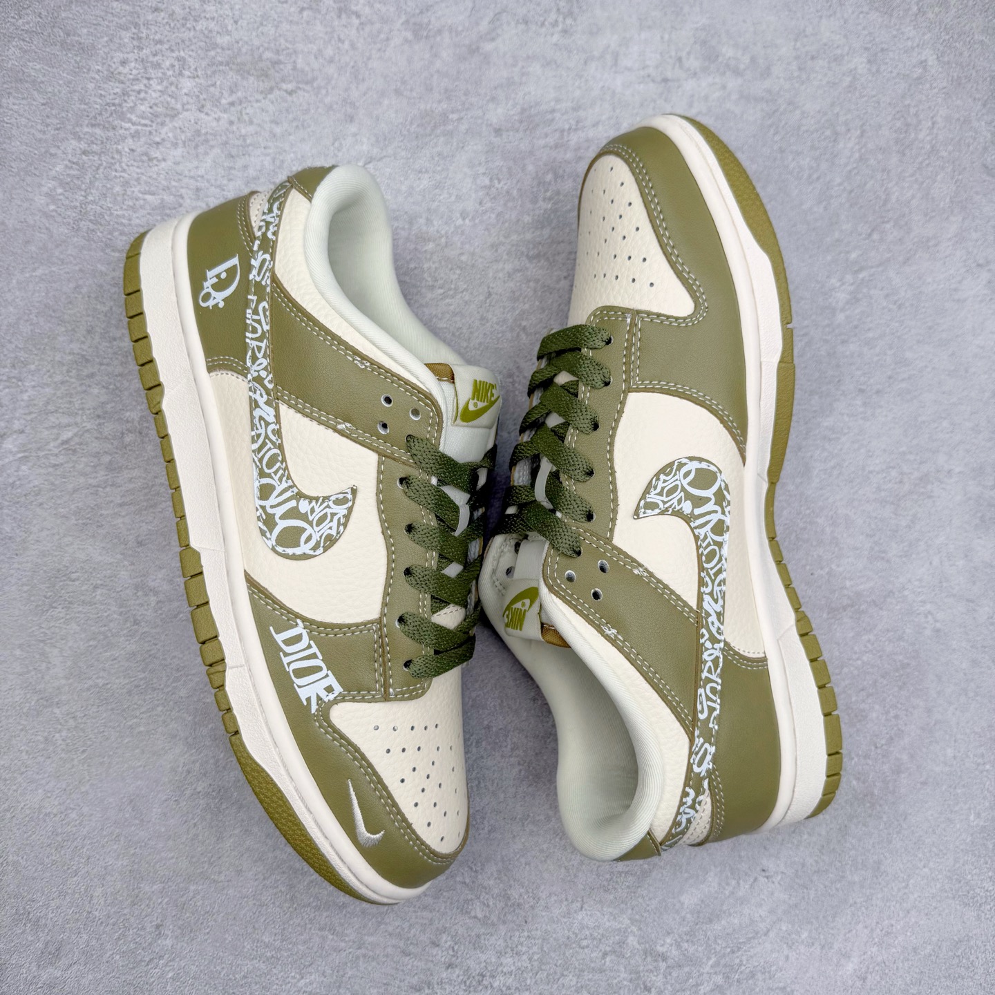 图片[3]-NK Dunk Low 定制配色 KK1333-044 大厂出品 极力推荐 原装头层材料 独家版型蒸餾加工帶來的是更好的视觉和脚感体验大厂纯原品质出货 清洁度 电绣工艺 皮料切割干净无任何毛边 细节完美 实拍调校N版已经零色差零失真 百分百还原实物色彩所见即所得 不存在货不对板色差等低级问题 选购参考实物拍摄 不混卖不参货 只用心做好货严格选品 承诺混一赔十 尺码：36 36.5 37.5 38 38.5 39 40 40.5 41 42 42.5 43 44 44.5 45-选品中心