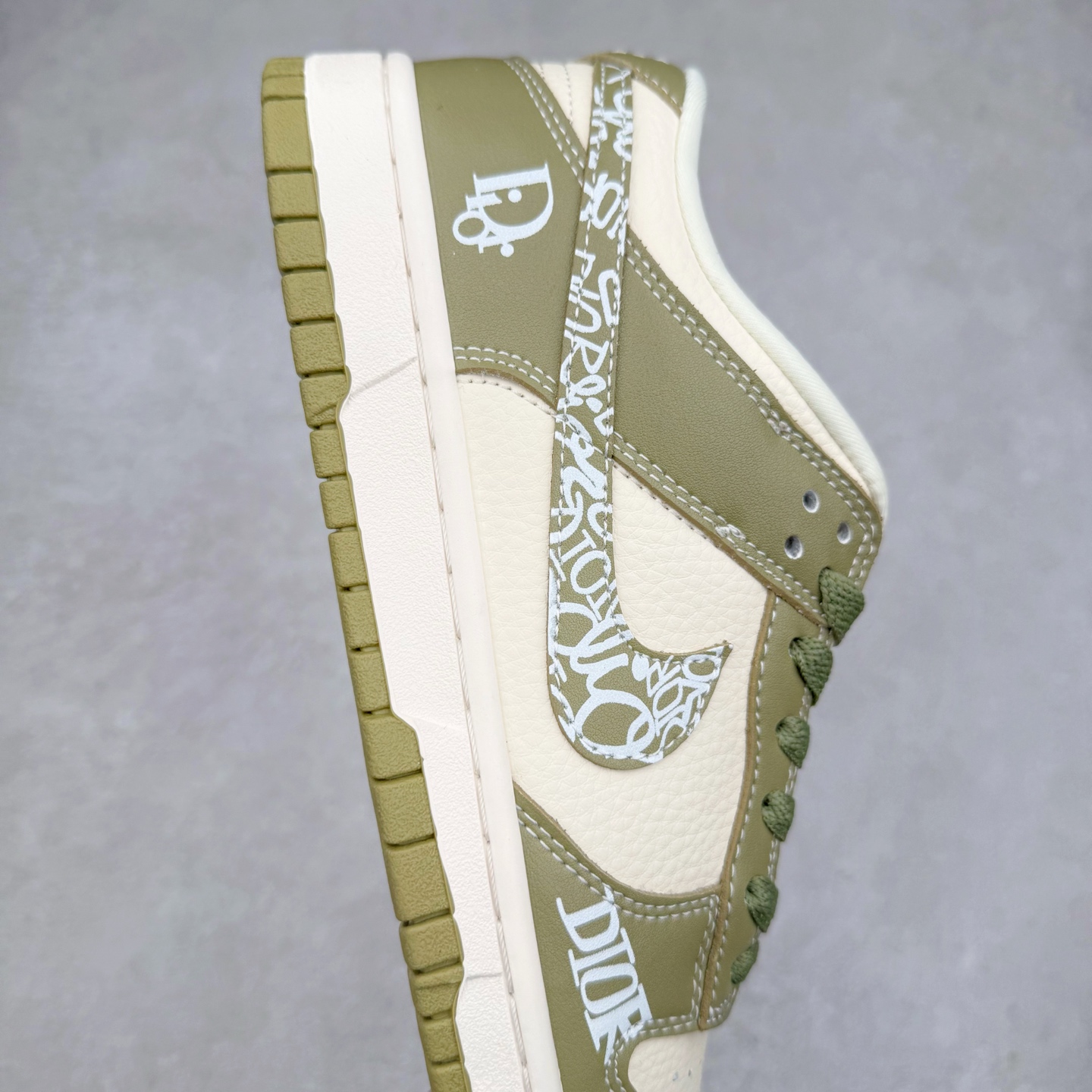 图片[6]-NK Dunk Low 定制配色 KK1333-044 大厂出品 极力推荐 原装头层材料 独家版型蒸餾加工帶來的是更好的视觉和脚感体验大厂纯原品质出货 清洁度 电绣工艺 皮料切割干净无任何毛边 细节完美 实拍调校N版已经零色差零失真 百分百还原实物色彩所见即所得 不存在货不对板色差等低级问题 选购参考实物拍摄 不混卖不参货 只用心做好货严格选品 承诺混一赔十 尺码：36 36.5 37.5 38 38.5 39 40 40.5 41 42 42.5 43 44 44.5 45-选品中心