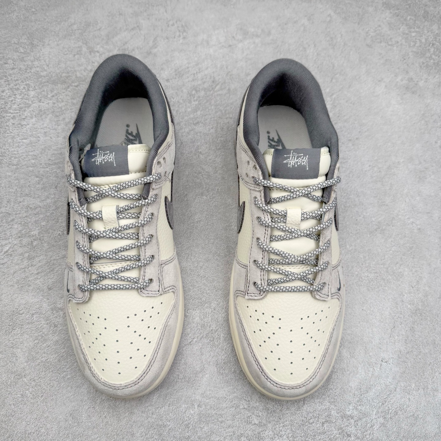 图片[2]-NK Dunk Low 定制配色 YX5066-296 大厂出品 极力推荐 原装头层材料 独家版型蒸餾加工帶來的是更好的视觉和脚感体验大厂纯原品质出货 清洁度 电绣工艺 皮料切割干净无任何毛边 细节完美 实拍调校N版已经零色差零失真 百分百还原实物色彩所见即所得 不存在货不对板色差等低级问题 选购参考实物拍摄 不混卖不参货 只用心做好货严格选品 承诺混一赔十 尺码：36 36.5 37.5 38 38.5 39 40 40.5 41 42 42.5 43 44 44.5 45-选品中心