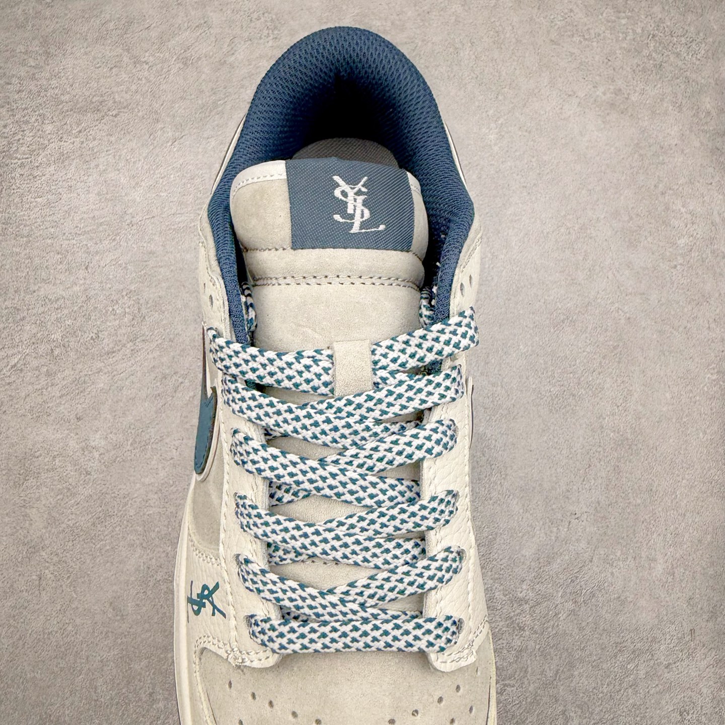 图片[5]-＃福利特价 NK Dunk Low 定制配色 大厂出品 极力推荐 原装头层材料 独家版型蒸餾加工帶來的是更好的视觉和脚感体验大厂纯原品质出货 清洁度 电绣工艺 皮料切割干净无任何毛边 细节完美 实拍调校N版已经零色差零失真 百分百还原实物色彩所见即所得 不存在货不对板色差等低级问题 选购参考实物拍摄 不混卖不参货 只用心做好货严格选品 承诺混一赔十 尺码：36 36.5 37.5 38 38.5 39 40 40.5 41 42 42.5 43 44 44.5 45-选品中心