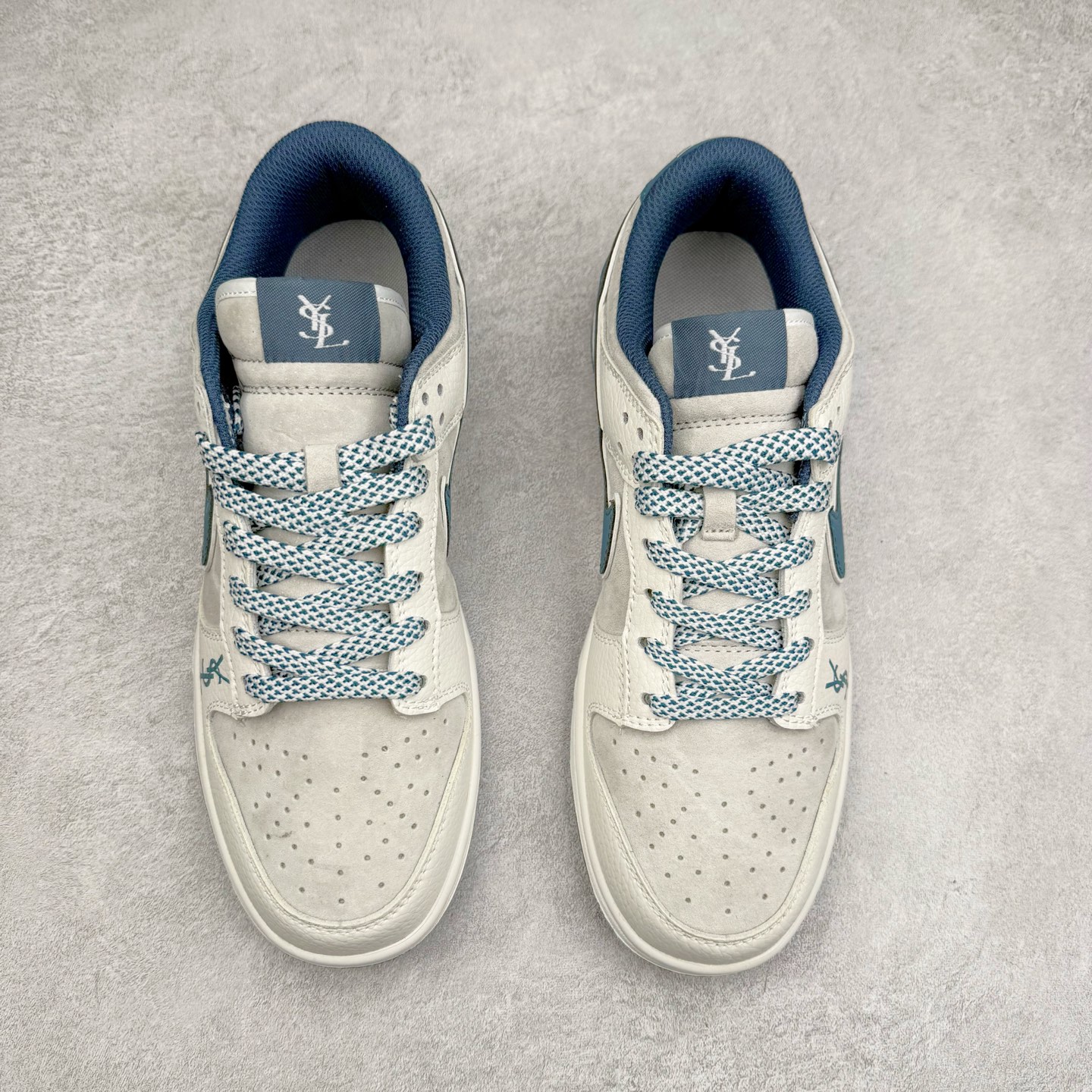 图片[2]-＃福利特价 NK Dunk Low 定制配色 大厂出品 极力推荐 原装头层材料 独家版型蒸餾加工帶來的是更好的视觉和脚感体验大厂纯原品质出货 清洁度 电绣工艺 皮料切割干净无任何毛边 细节完美 实拍调校N版已经零色差零失真 百分百还原实物色彩所见即所得 不存在货不对板色差等低级问题 选购参考实物拍摄 不混卖不参货 只用心做好货严格选品 承诺混一赔十 尺码：36 36.5 37.5 38 38.5 39 40 40.5 41 42 42.5 43 44 44.5 45-选品中心