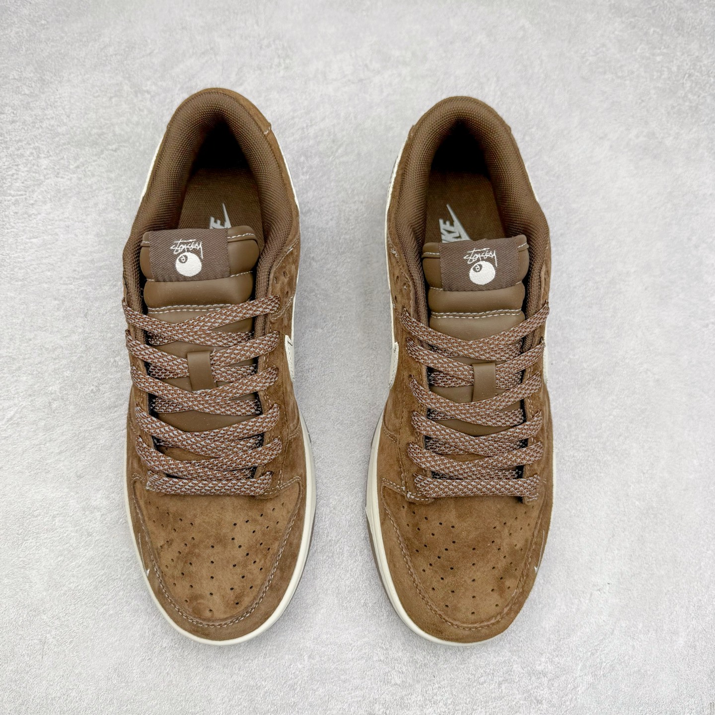 图片[2]-＃福利特价 NK Dunk Low 定制配色 大厂出品 极力推荐 原装头层材料 独家版型蒸餾加工帶來的是更好的视觉和脚感体验大厂纯原品质出货 清洁度 电绣工艺 皮料切割干净无任何毛边 细节完美 实拍调校N版已经零色差零失真 百分百还原实物色彩所见即所得 不存在货不对板色差等低级问题 选购参考实物拍摄 不混卖不参货 只用心做好货严格选品 承诺混一赔十 尺码：36 36.5 37.5 38 38.5 39 40 40.5 41 42 42.5 43 44 44.5 45-选品中心