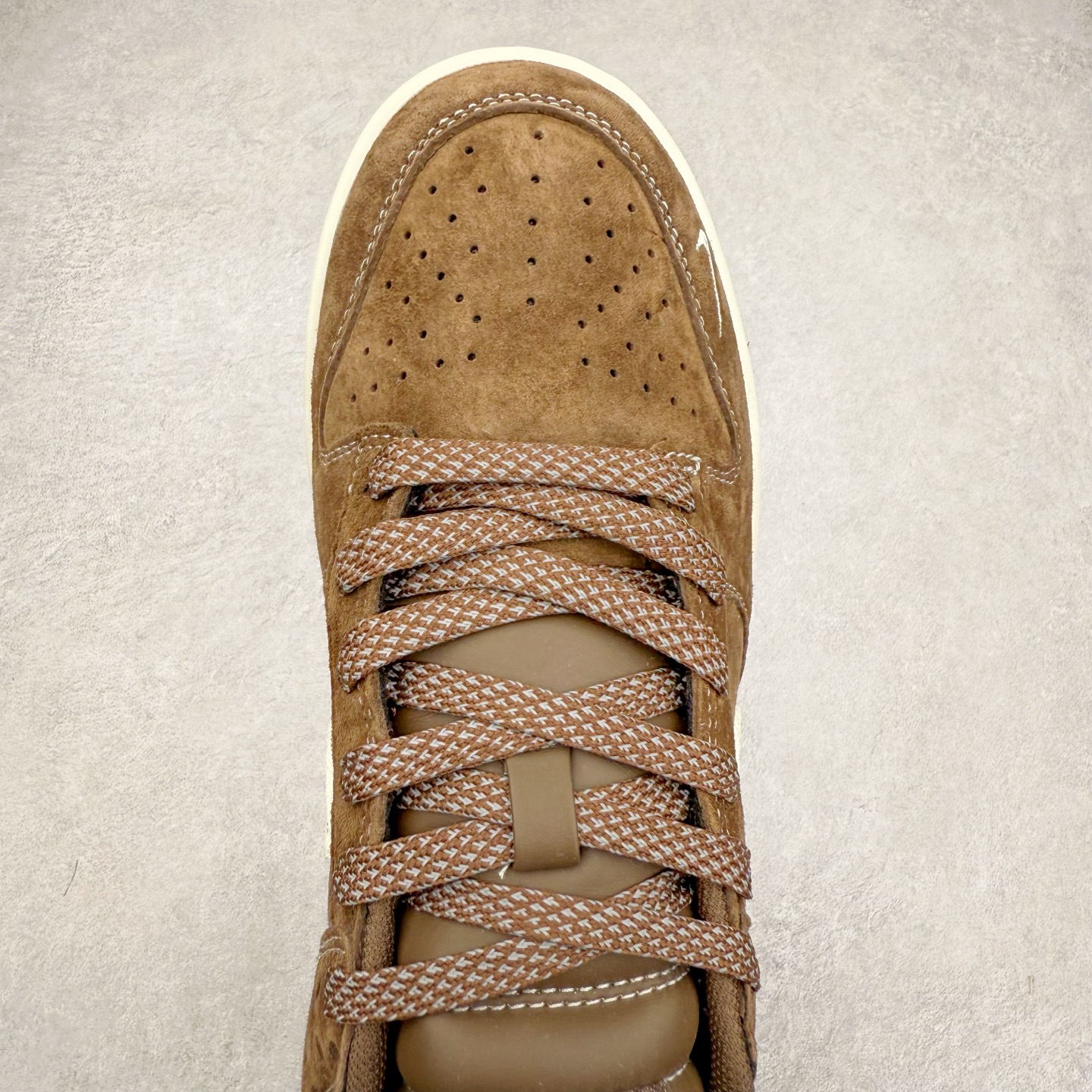 图片[4]-＃福利特价 NK Dunk Low 定制配色 大厂出品 极力推荐 原装头层材料 独家版型蒸餾加工帶來的是更好的视觉和脚感体验大厂纯原品质出货 清洁度 电绣工艺 皮料切割干净无任何毛边 细节完美 实拍调校N版已经零色差零失真 百分百还原实物色彩所见即所得 不存在货不对板色差等低级问题 选购参考实物拍摄 不混卖不参货 只用心做好货严格选品 承诺混一赔十 尺码：36 36.5 37.5 38 38.5 39 40 40.5 41 42 42.5 43 44 44.5 45-选品中心